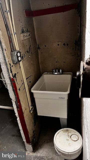 LYON PARK - Commercial Lease