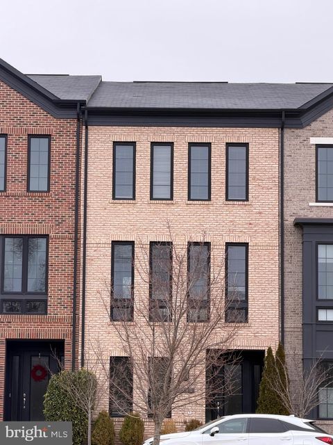 20396 ROSLINDALE DRIVE ASHBURN VA 20147