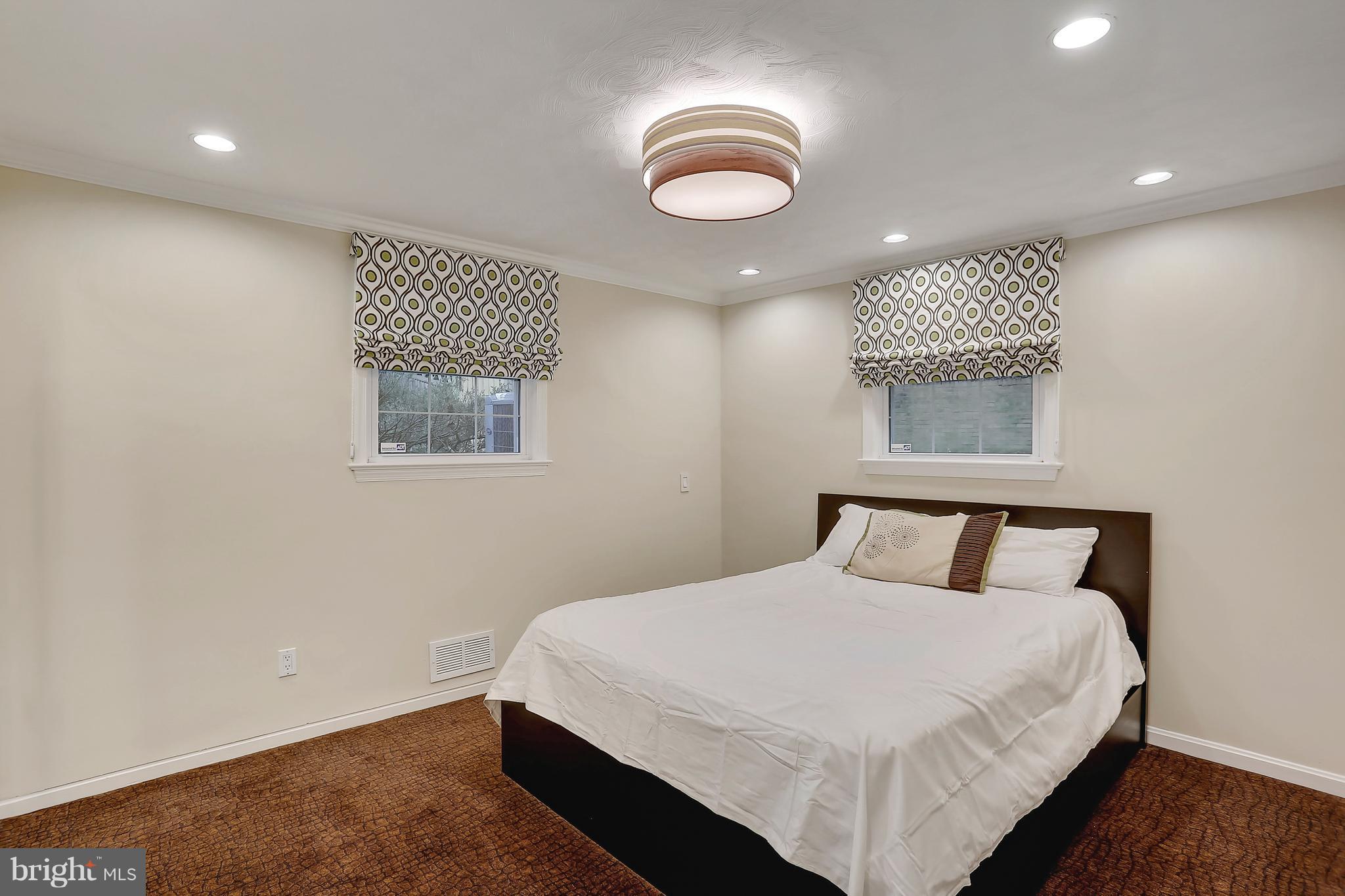 HILLANDALE - Residential