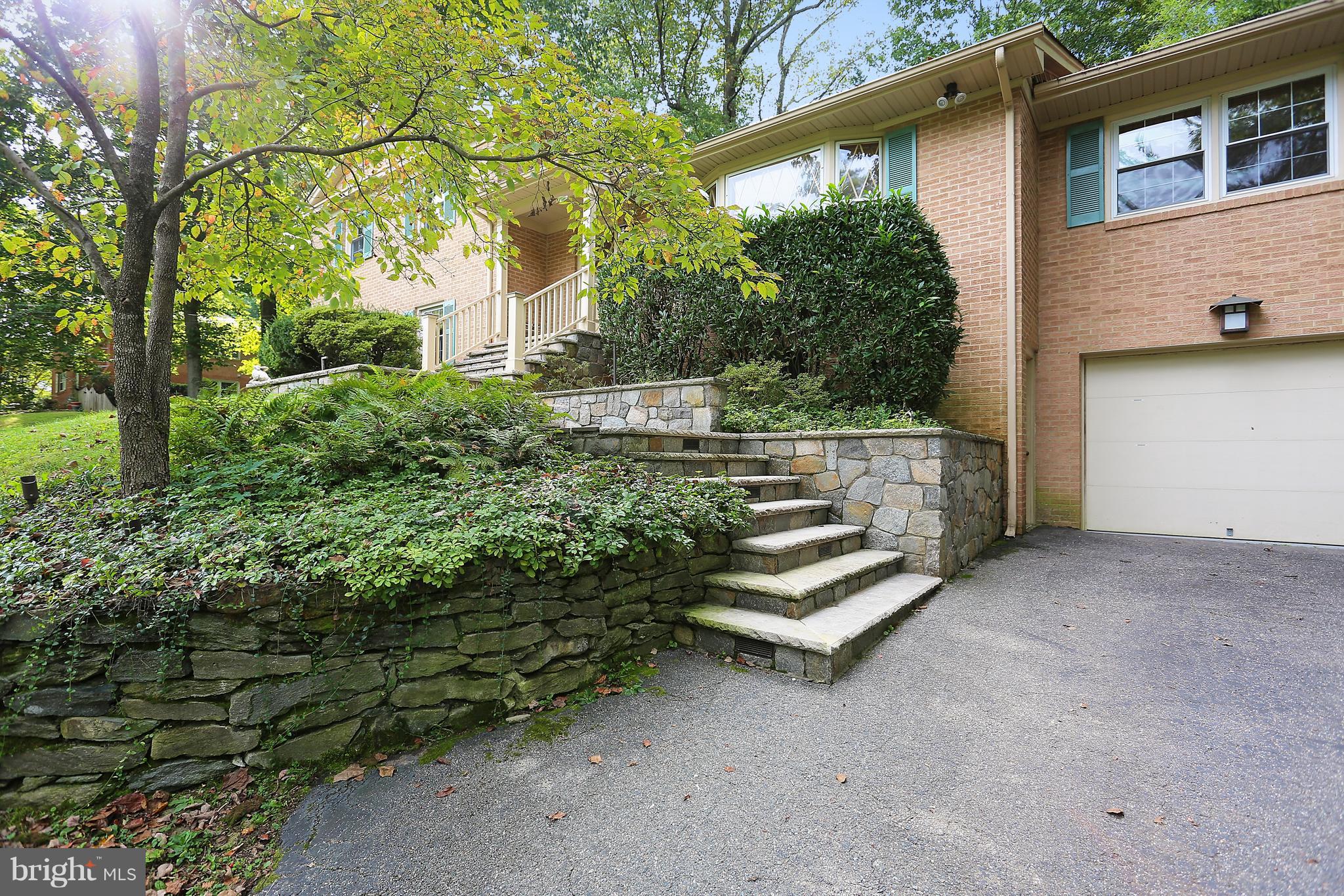 HILLANDALE - Residential