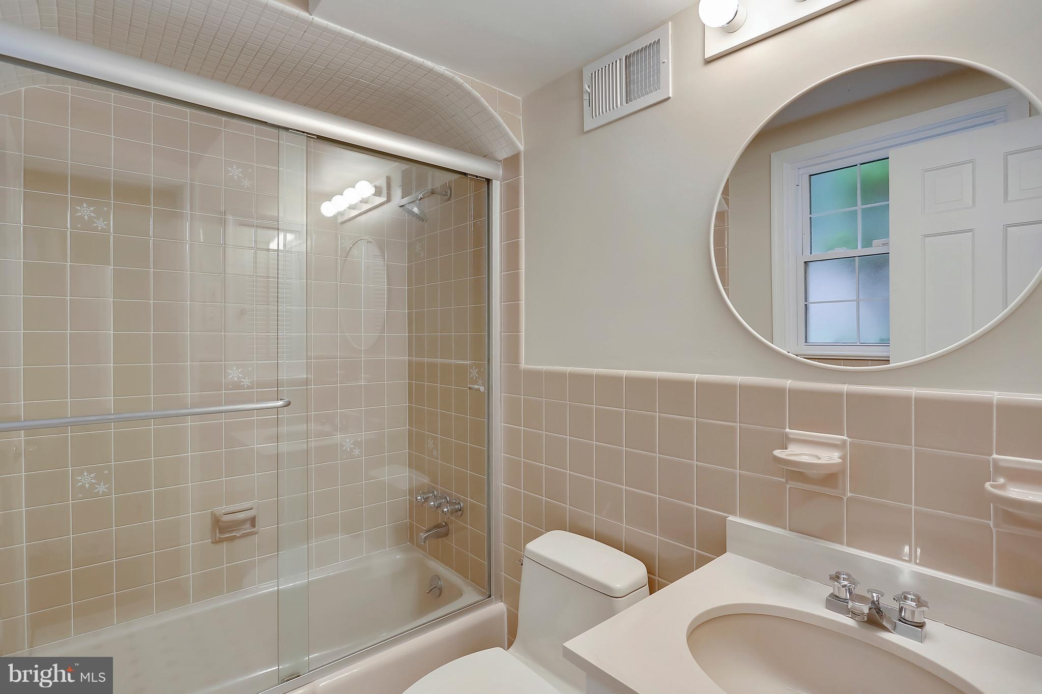 HILLANDALE - Residential