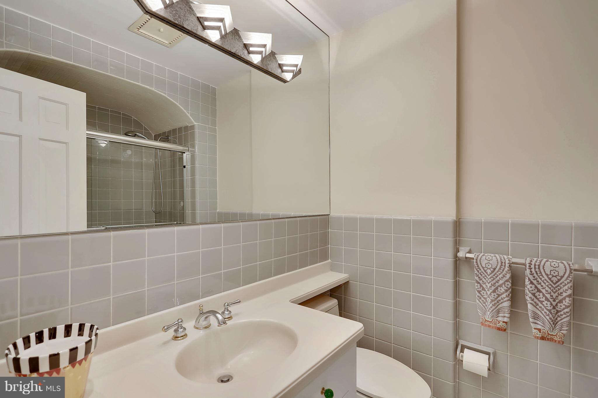 HILLANDALE - Residential