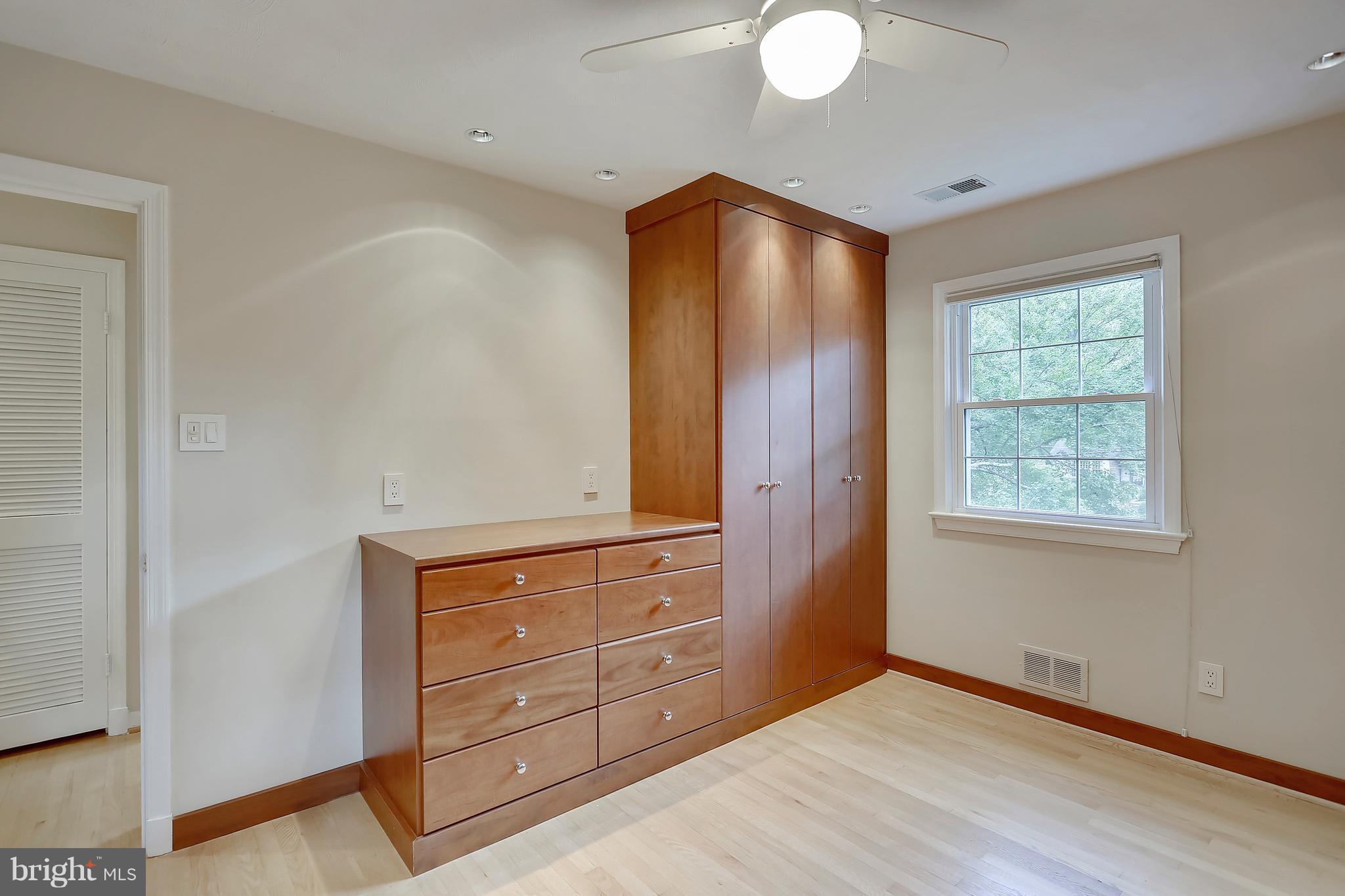 HILLANDALE - Residential