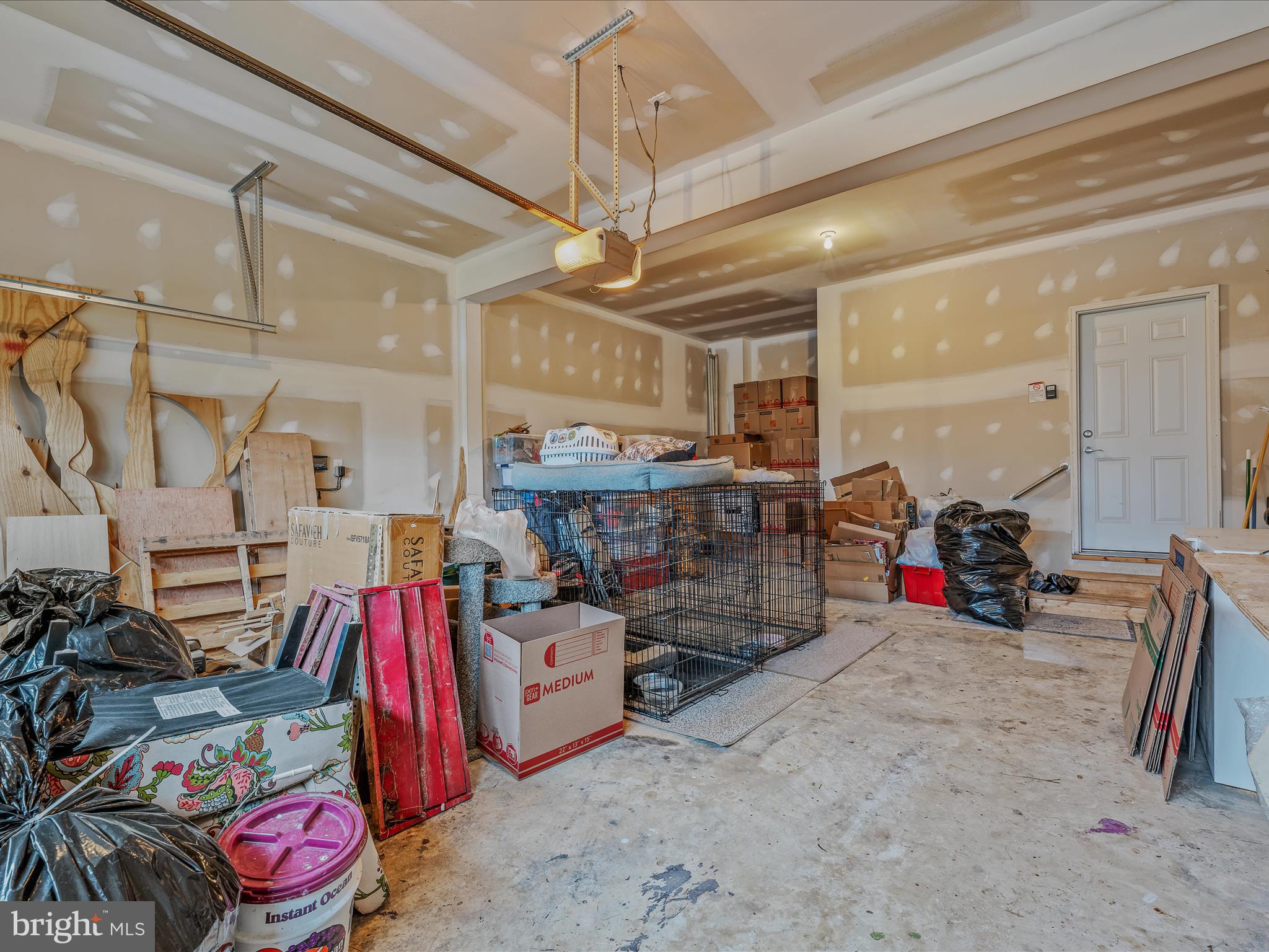 LOCUST HILL - Residential