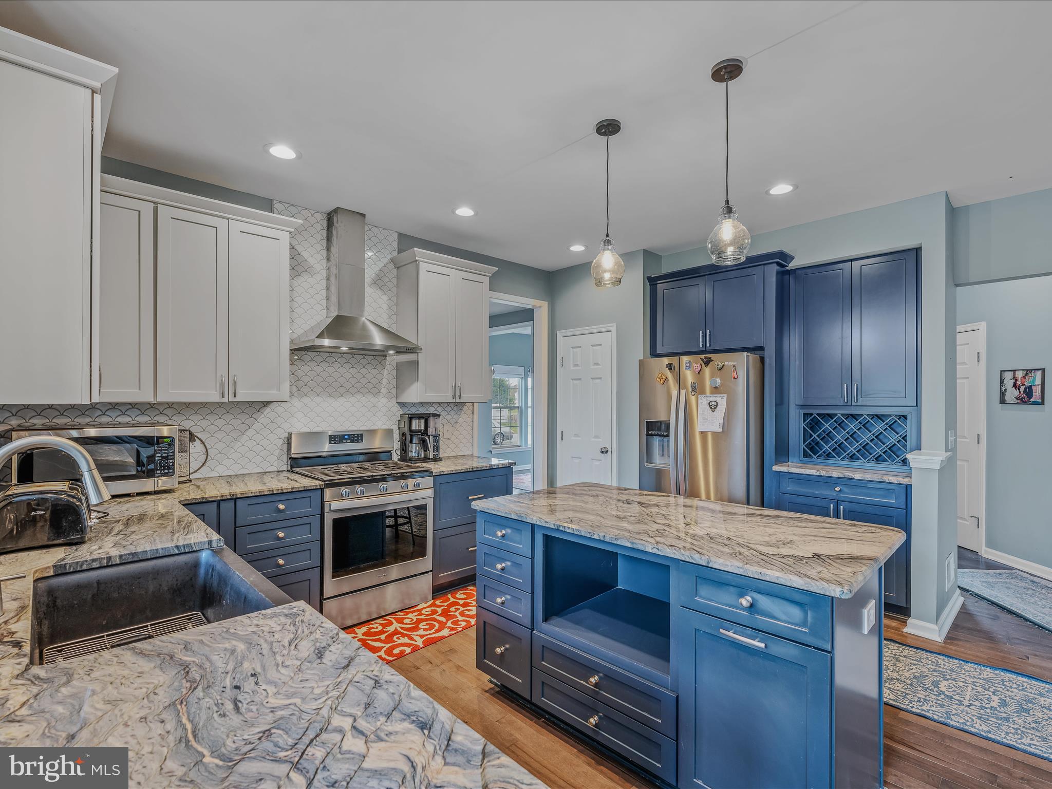 LOCUST HILL - Residential