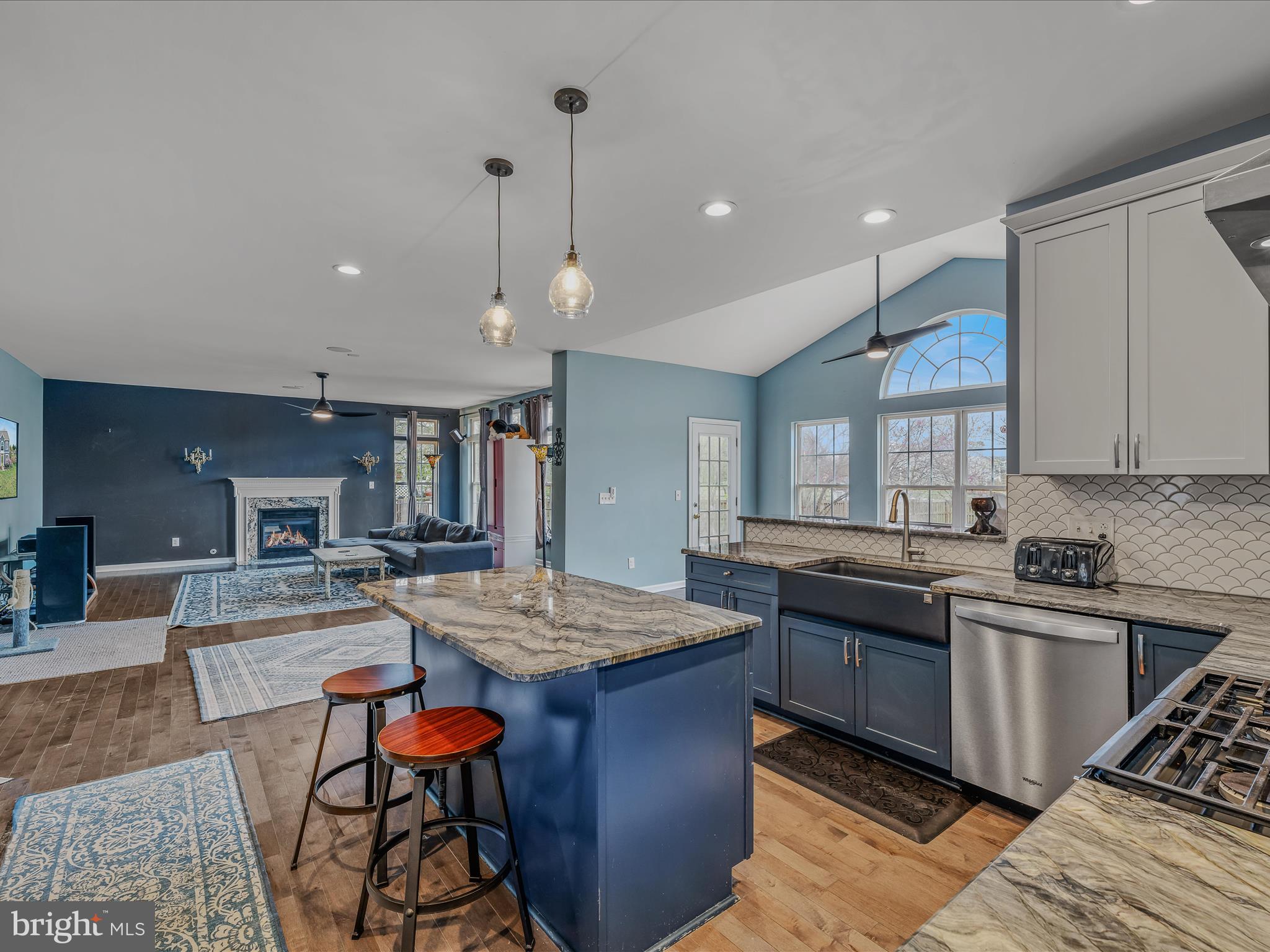 LOCUST HILL - Residential