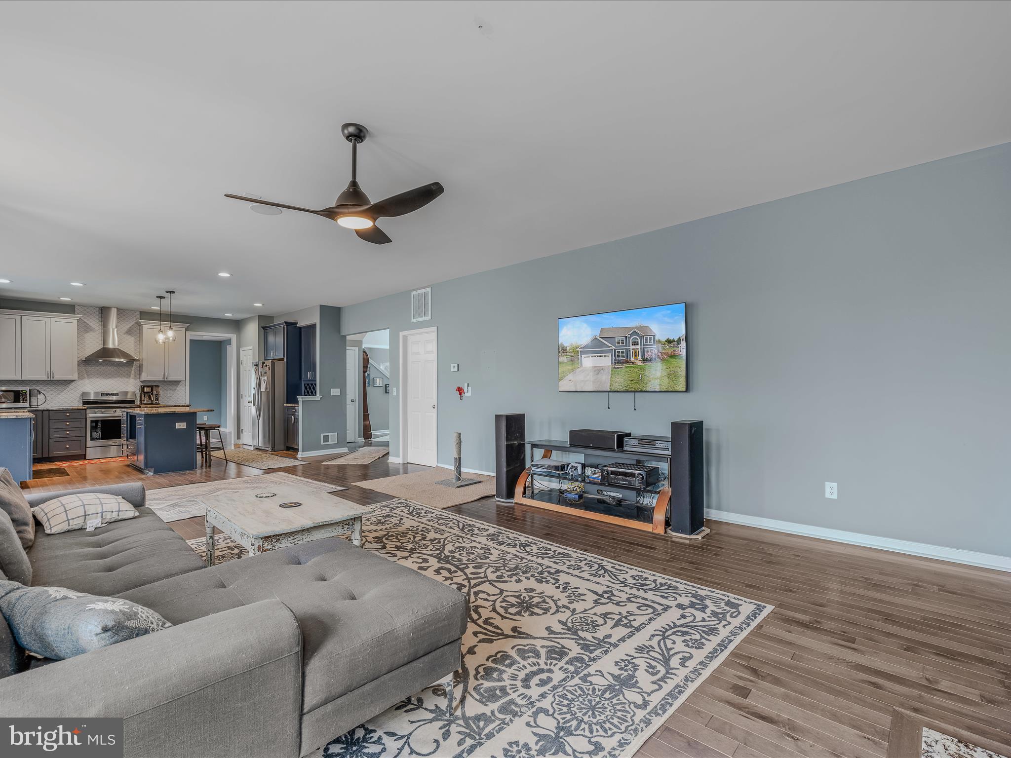 LOCUST HILL - Residential