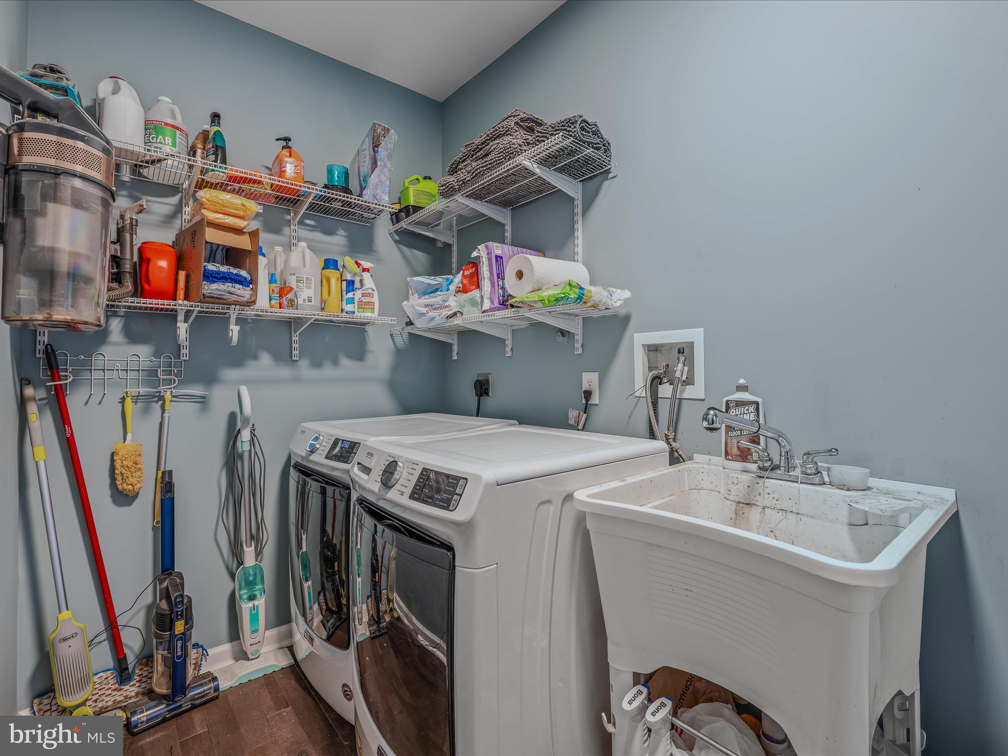 LOCUST HILL - Residential