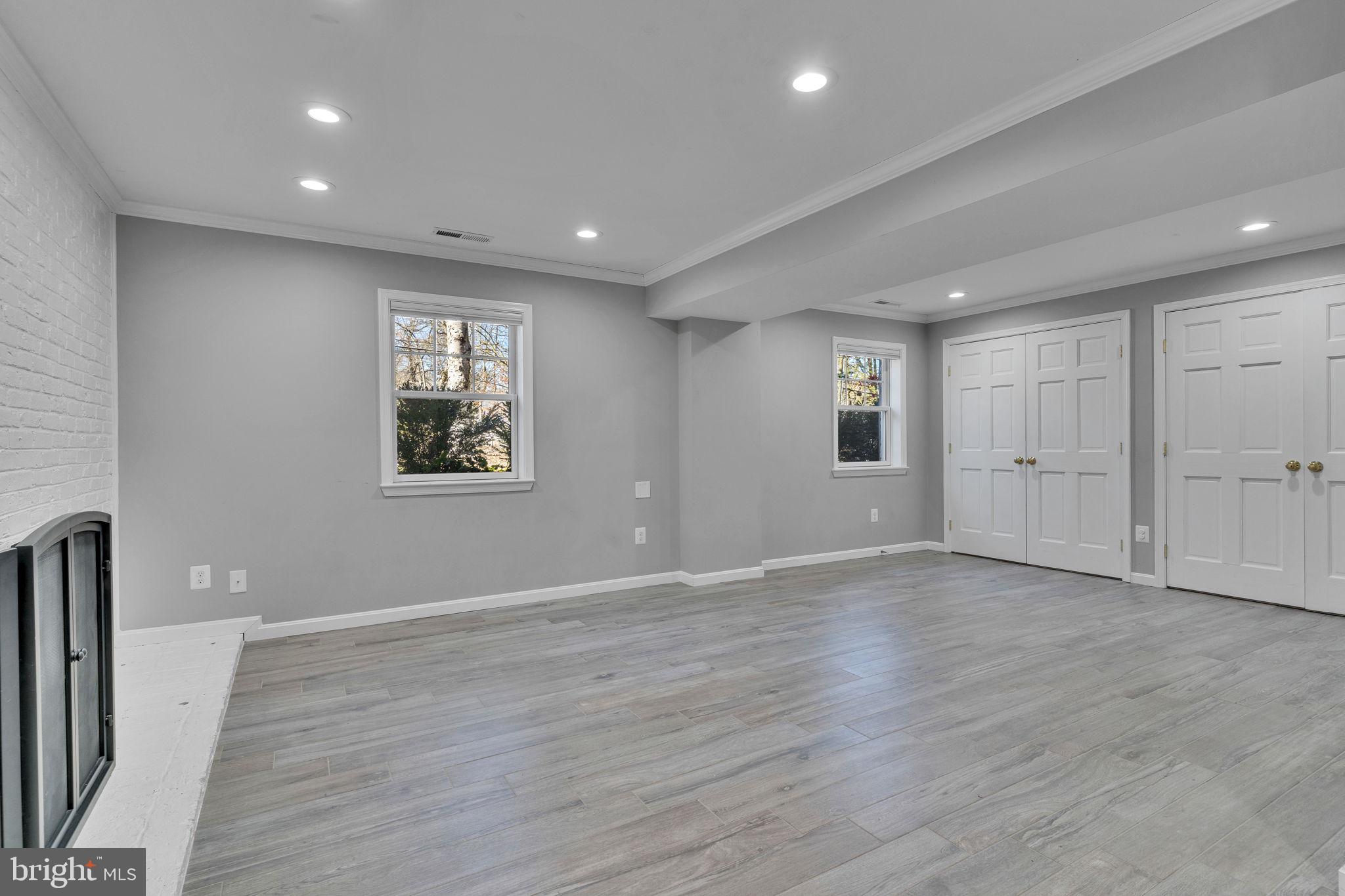 PLYMOUTH HAVEN - Residential Lease