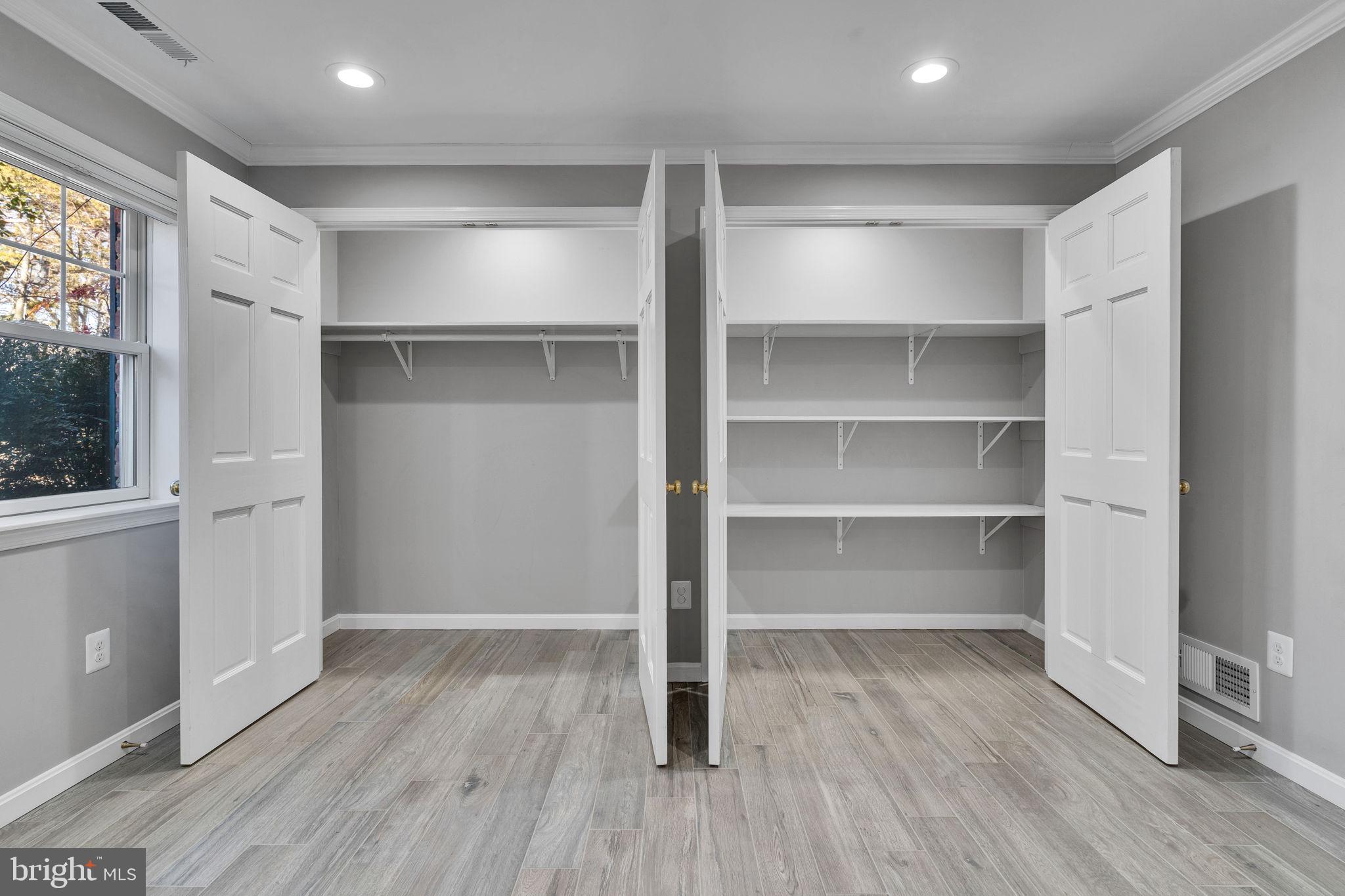 PLYMOUTH HAVEN - Residential Lease