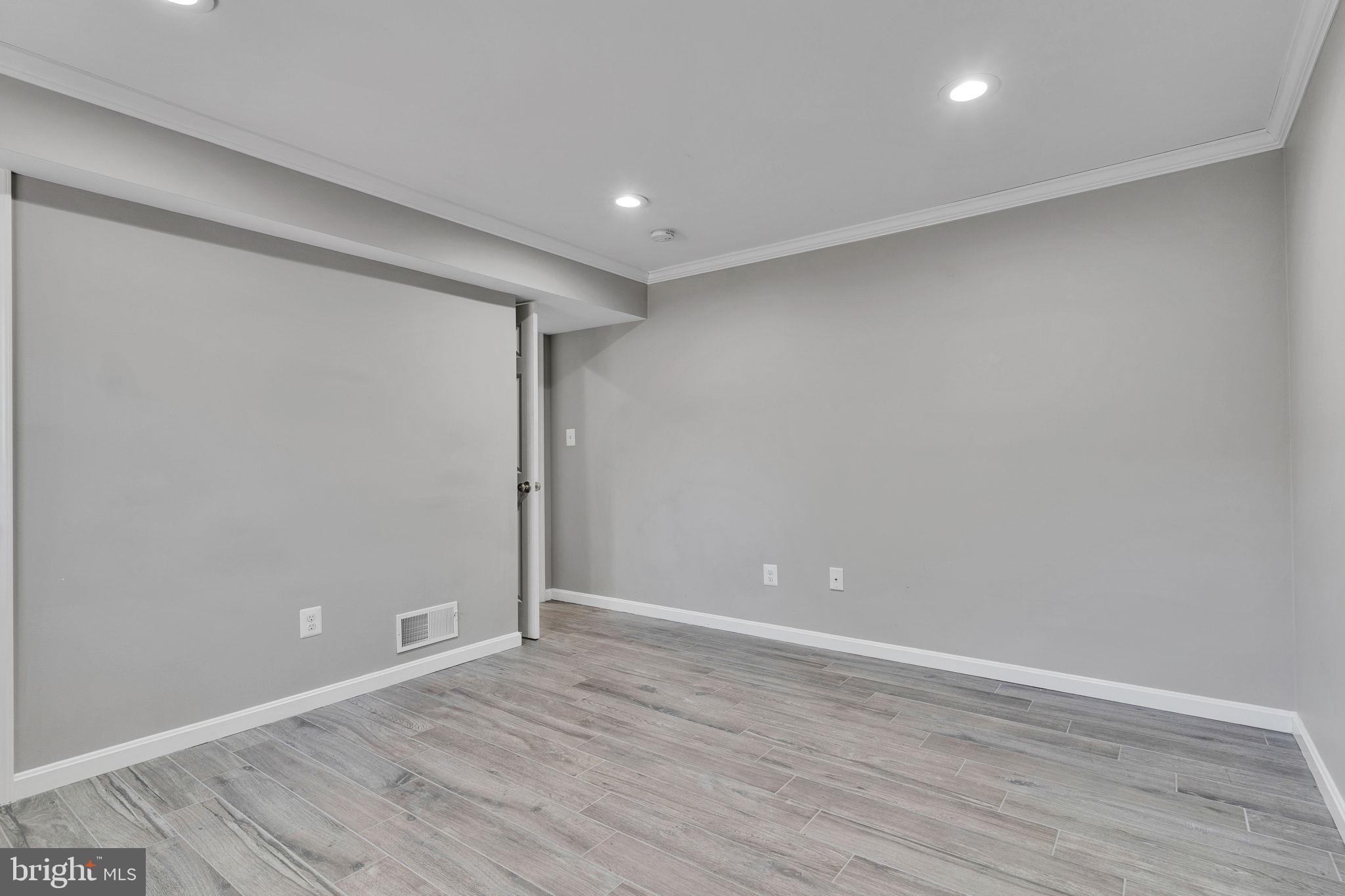 PLYMOUTH HAVEN - Residential Lease