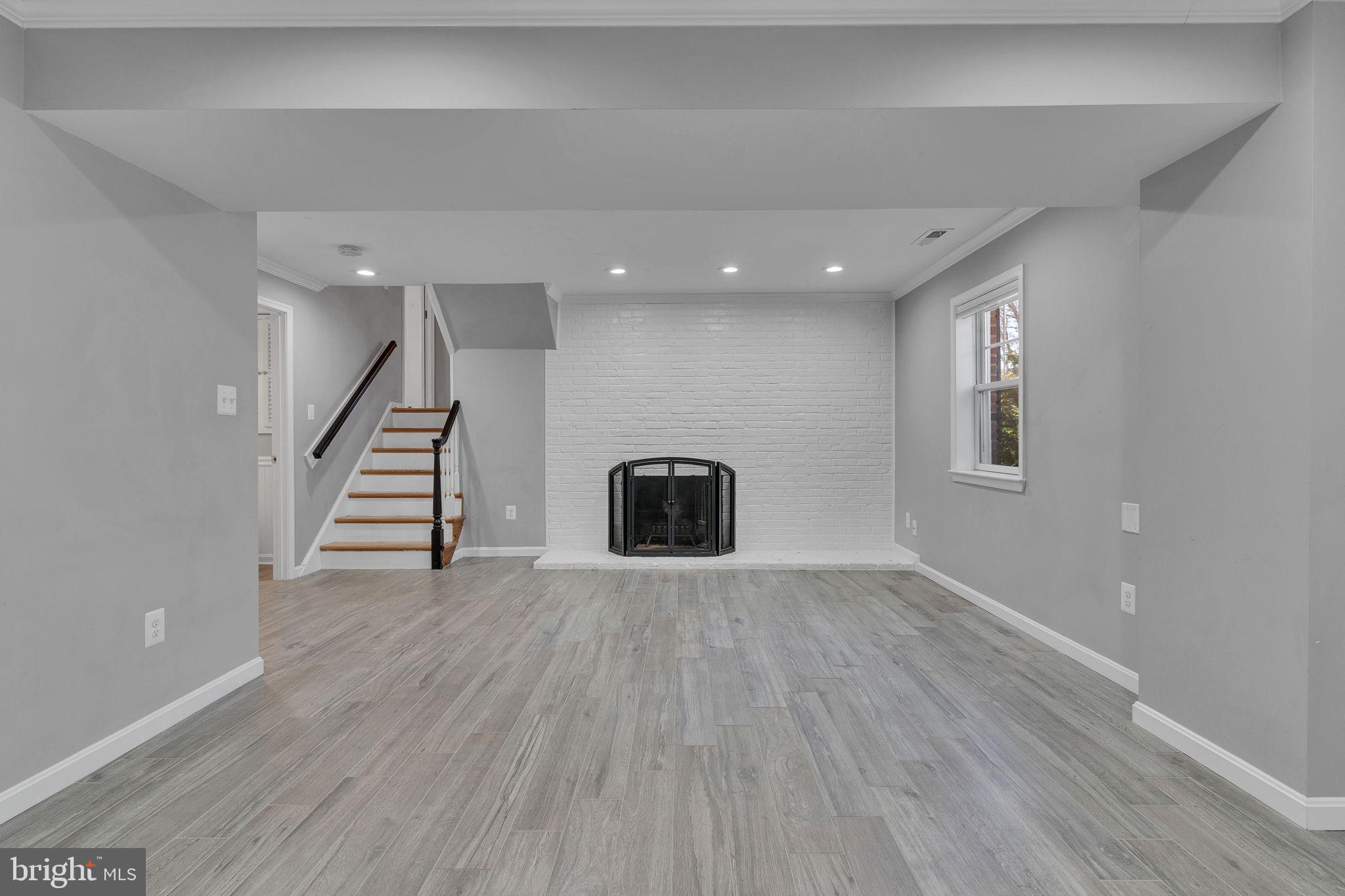 PLYMOUTH HAVEN - Residential Lease