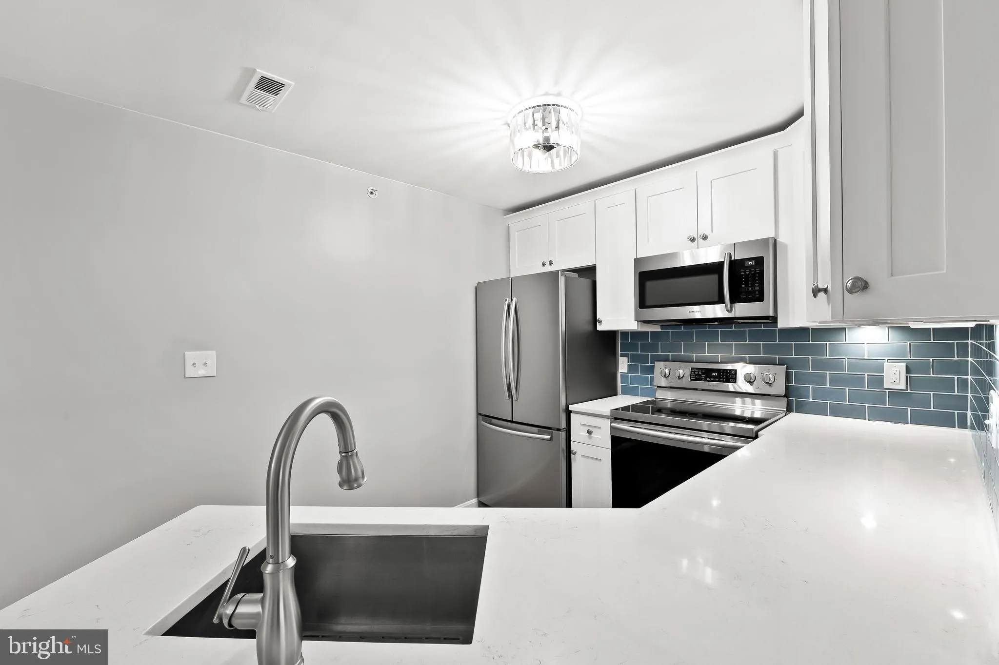 Lutherville Timonium, Maryland 21093, United States, 2 Bedrooms Bedrooms, ,2 BathroomsBathrooms,Residential,Active,19310