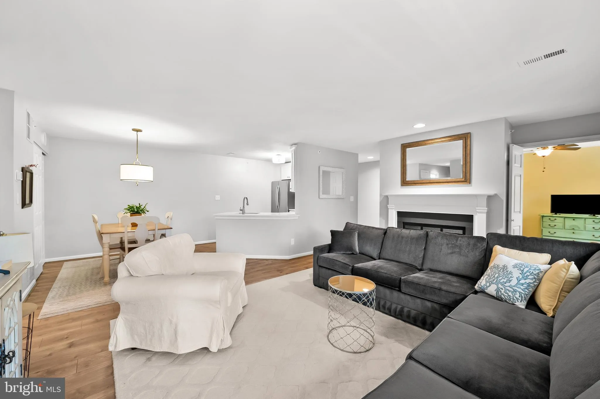 Lutherville Timonium, Maryland 21093, United States, 2 Bedrooms Bedrooms, ,2 BathroomsBathrooms,Residential,Active,19310