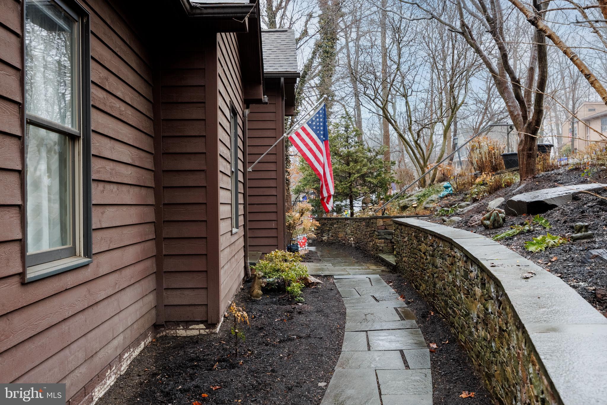 6614 W LAKERIDGE ROAD