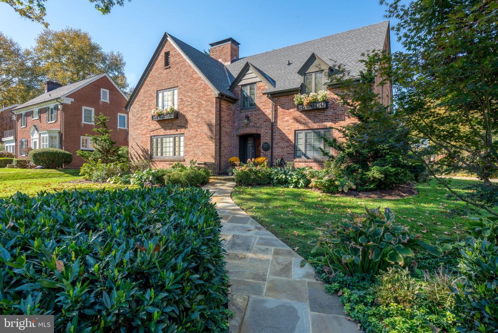 Photo of 1027 Mcgrann Boulevard, LANCASTER, PA 17601 (MLS # PALA2096816)