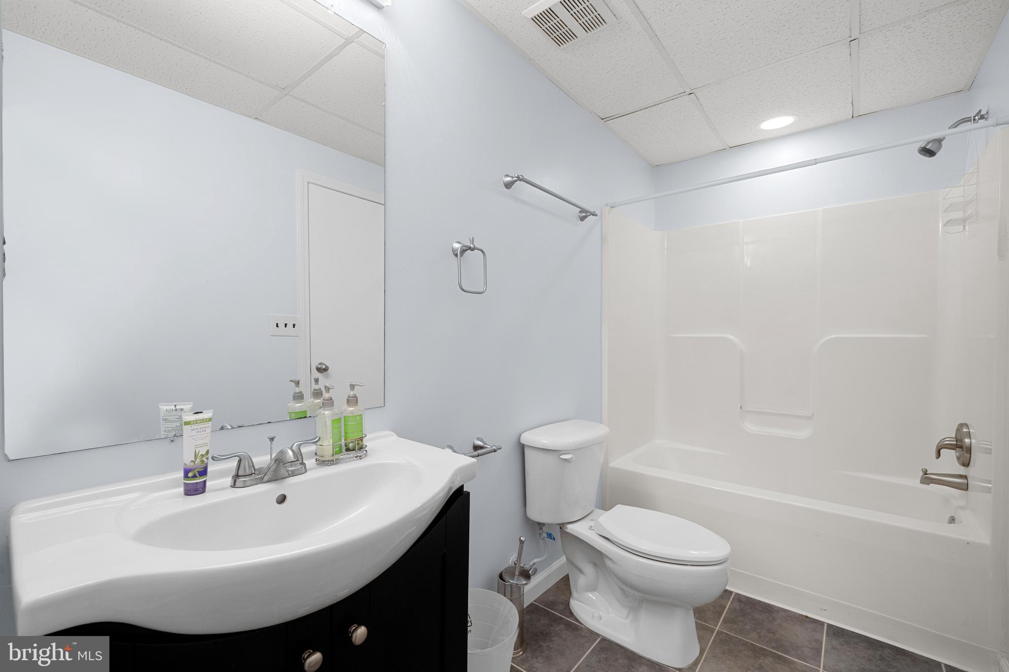 BLOOMS CROSSING - Residential