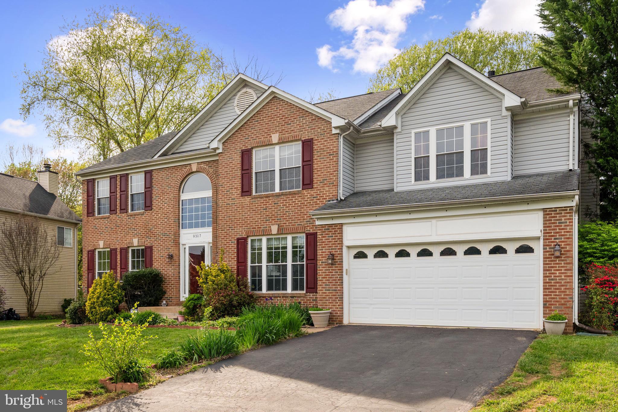 BLOOMS CROSSING - Residential