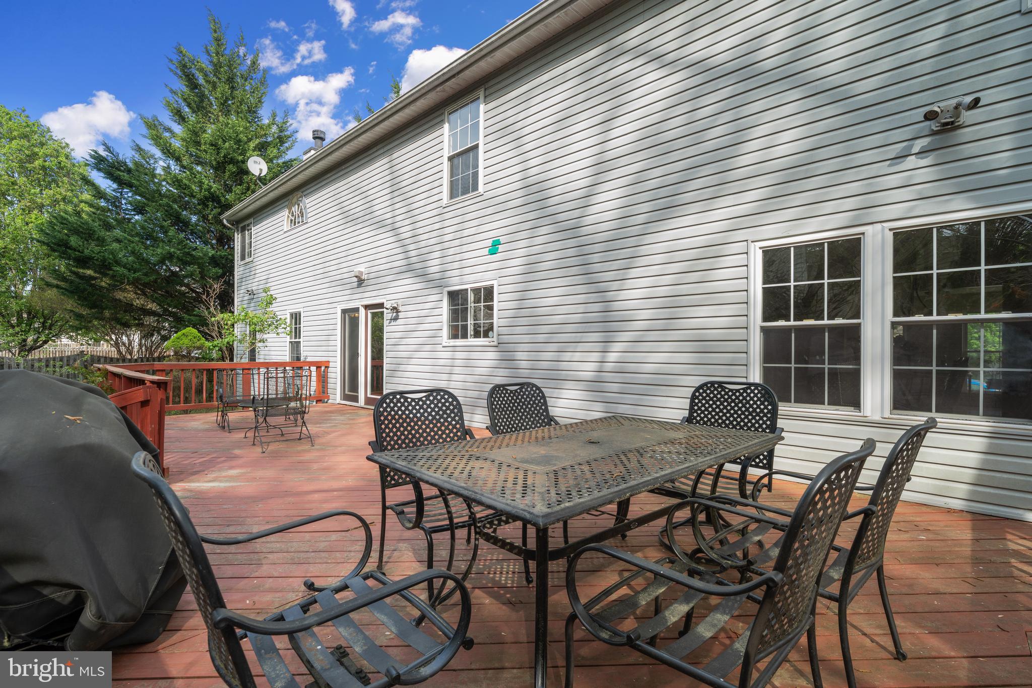 BLOOMS CROSSING - Residential