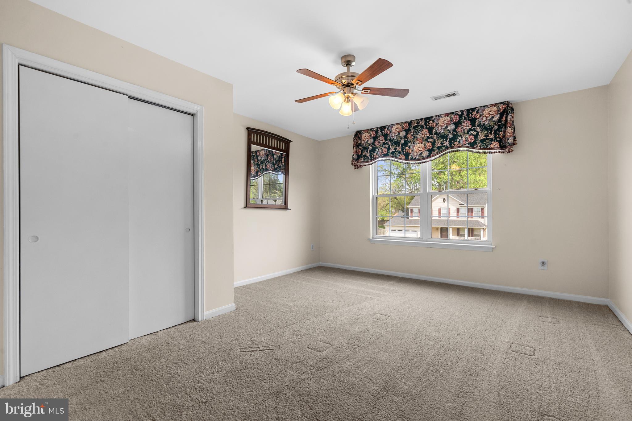 BLOOMS CROSSING - Residential