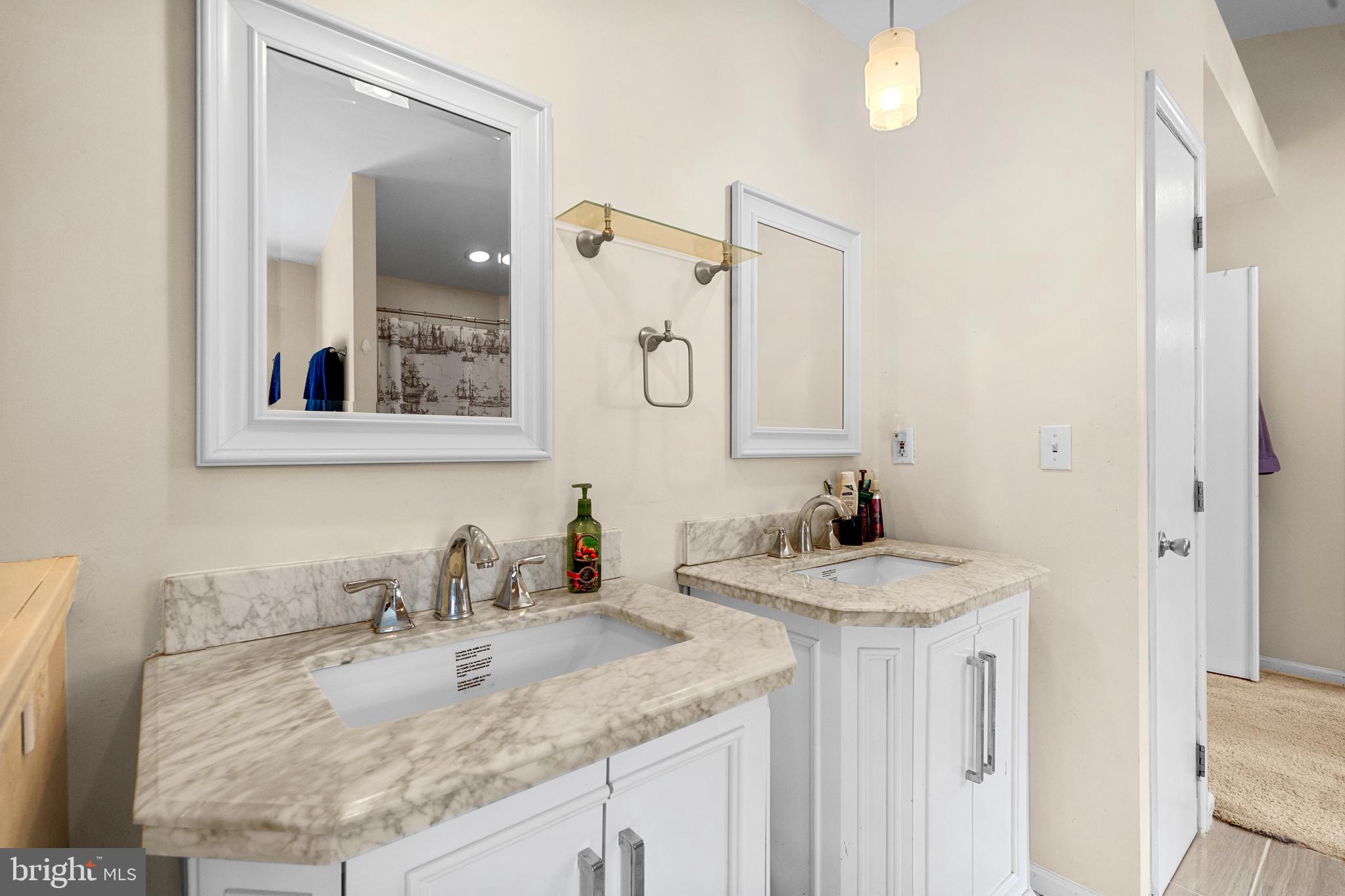 BLOOMS CROSSING - Residential