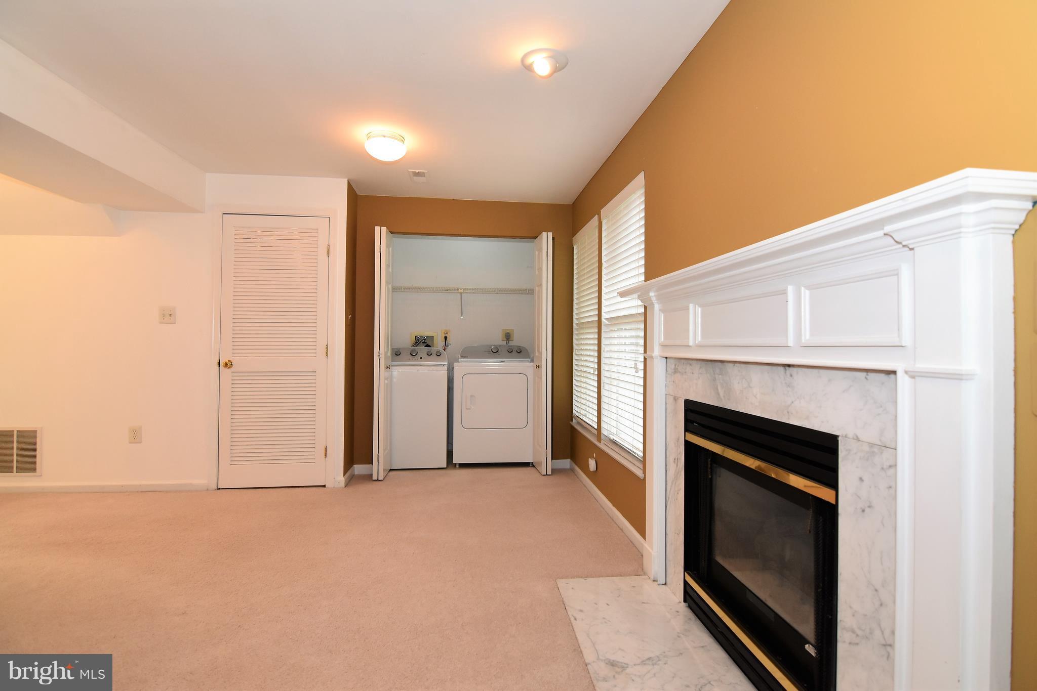 KINGSTOWNE - Residential Lease