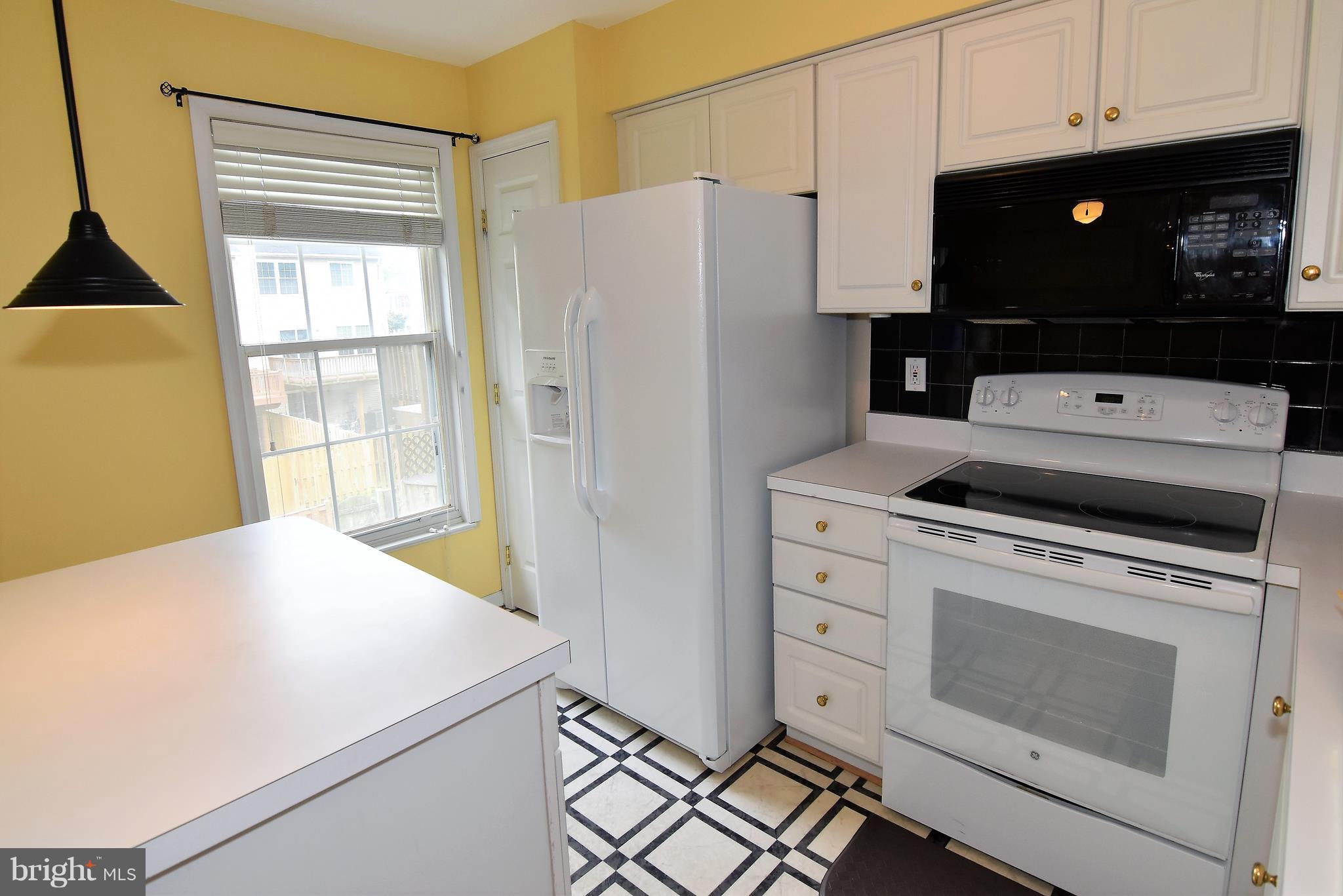 KINGSTOWNE - Residential Lease