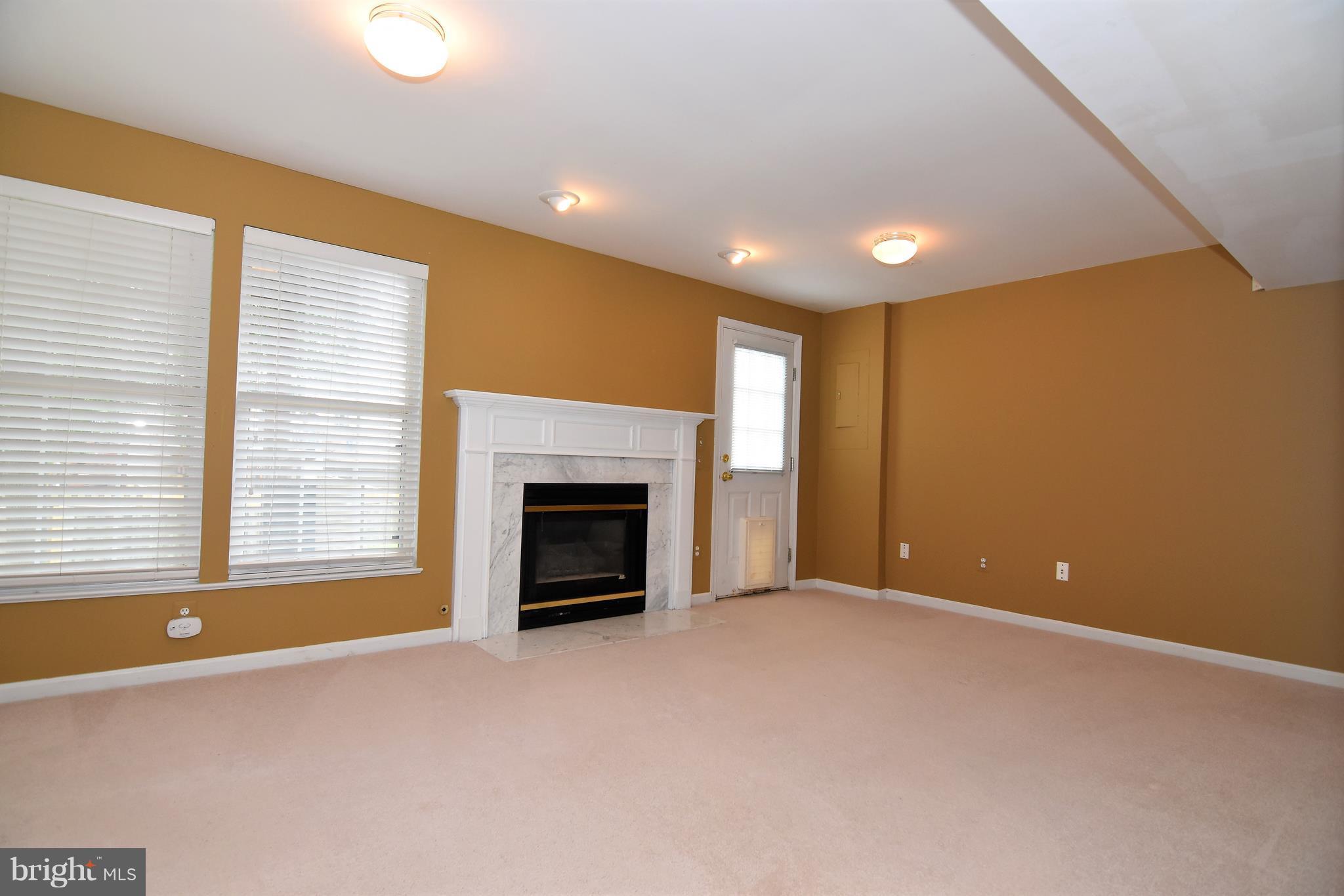 KINGSTOWNE - Residential Lease