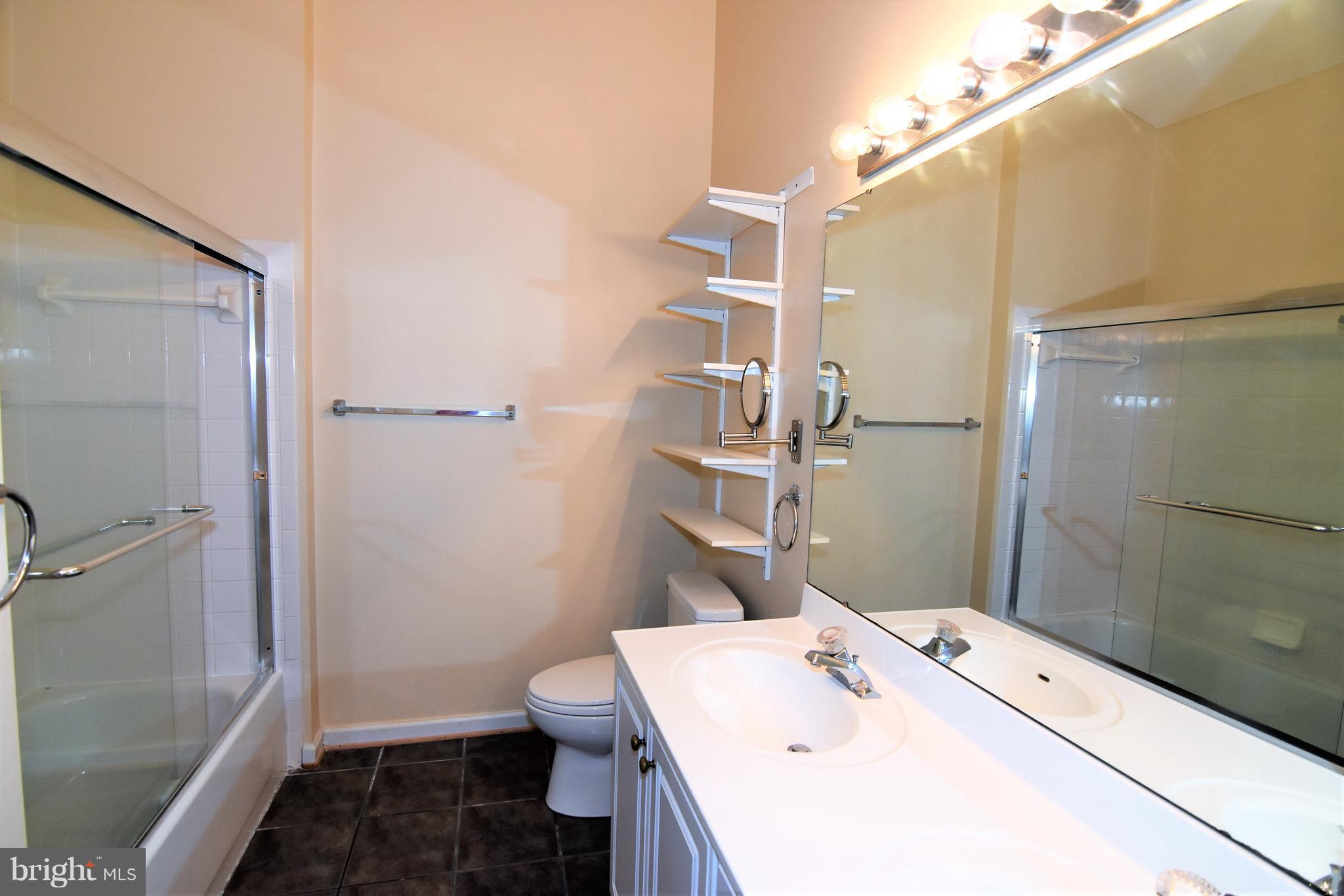 KINGSTOWNE - Residential Lease