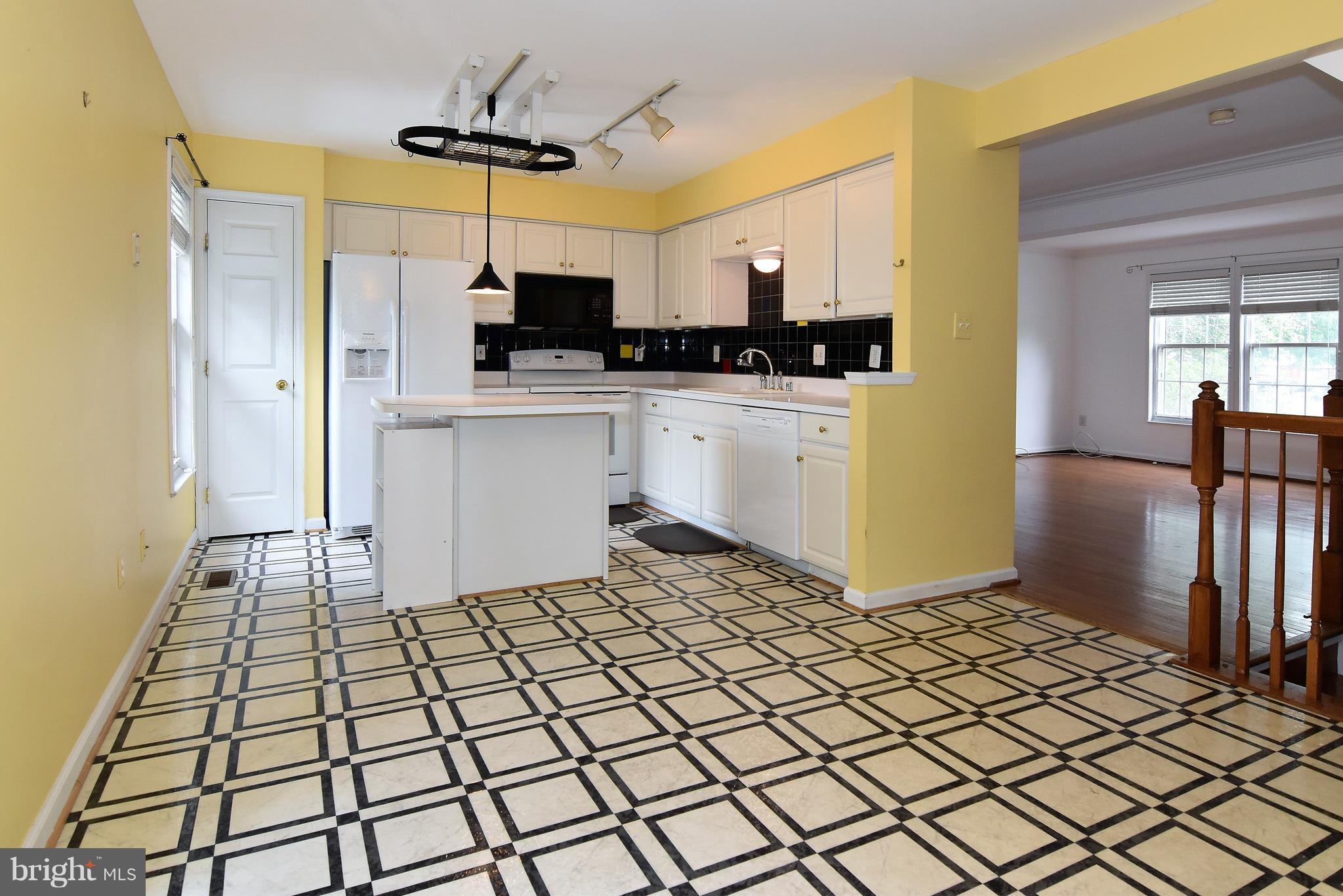 KINGSTOWNE - Residential Lease