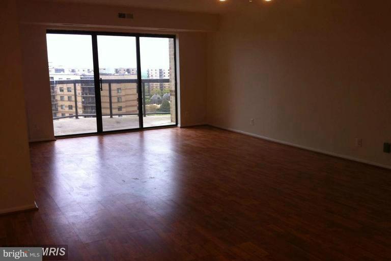 ROTONDA - Residential Lease