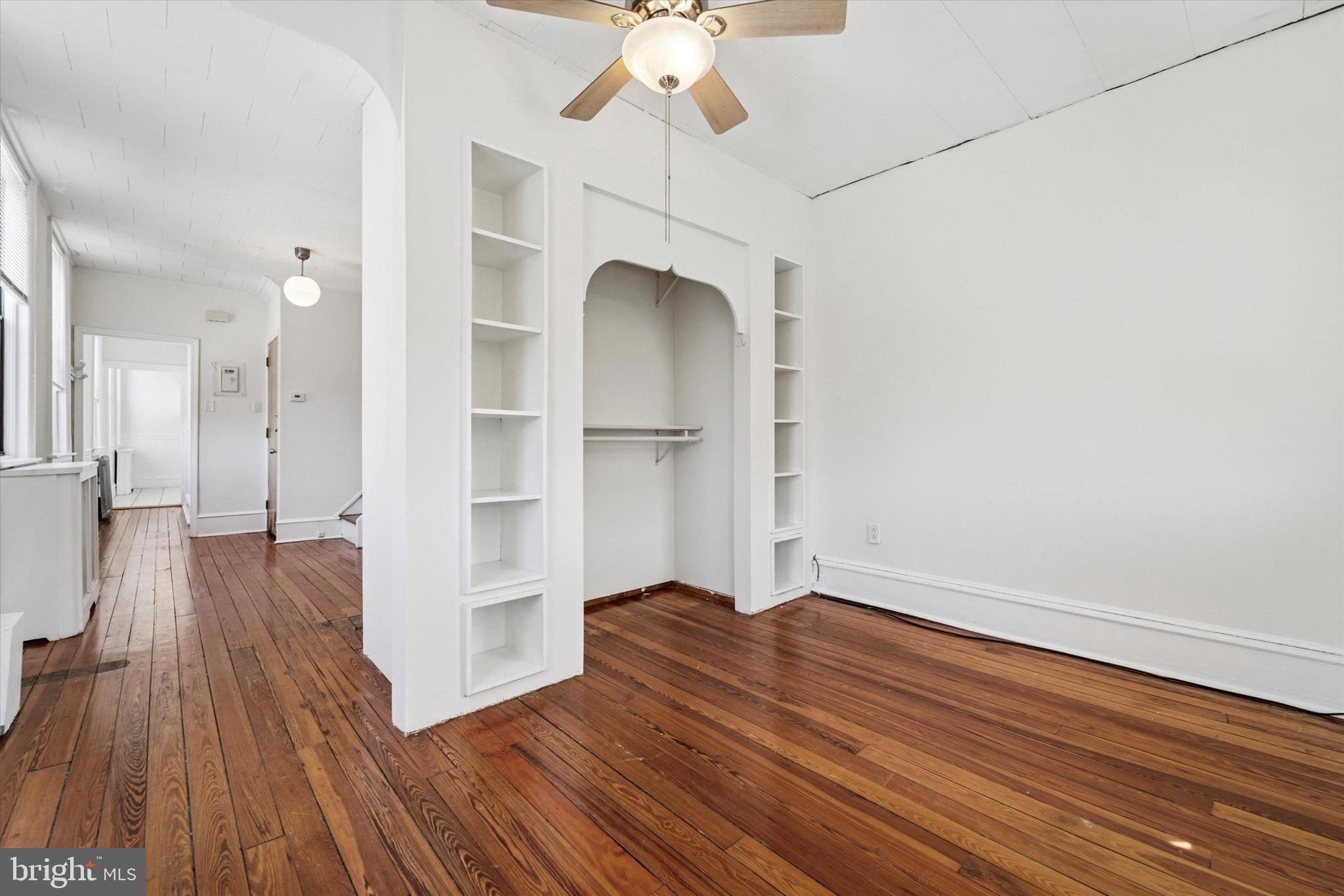 ITALIAN MARKET - Residential Lease