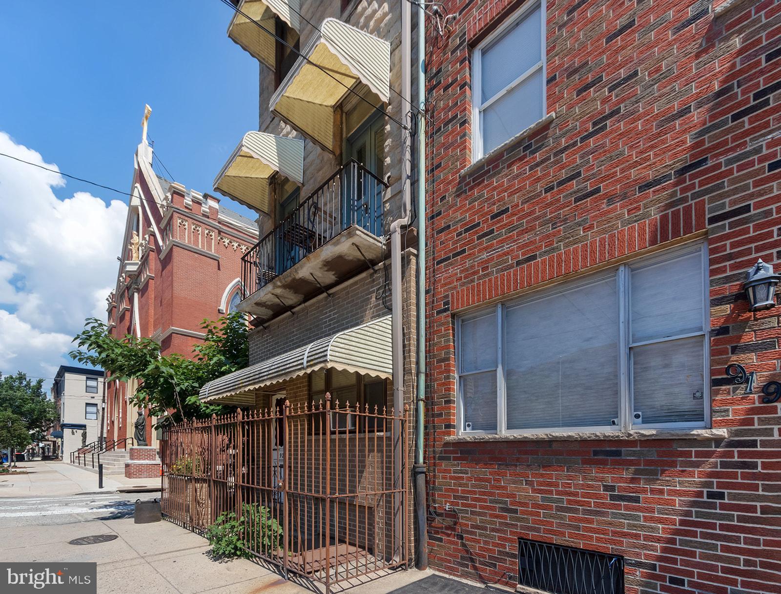 ITALIAN MARKET - Residential Lease