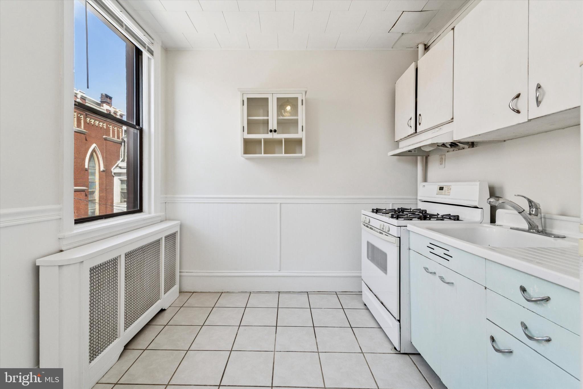 ITALIAN MARKET - Residential Lease