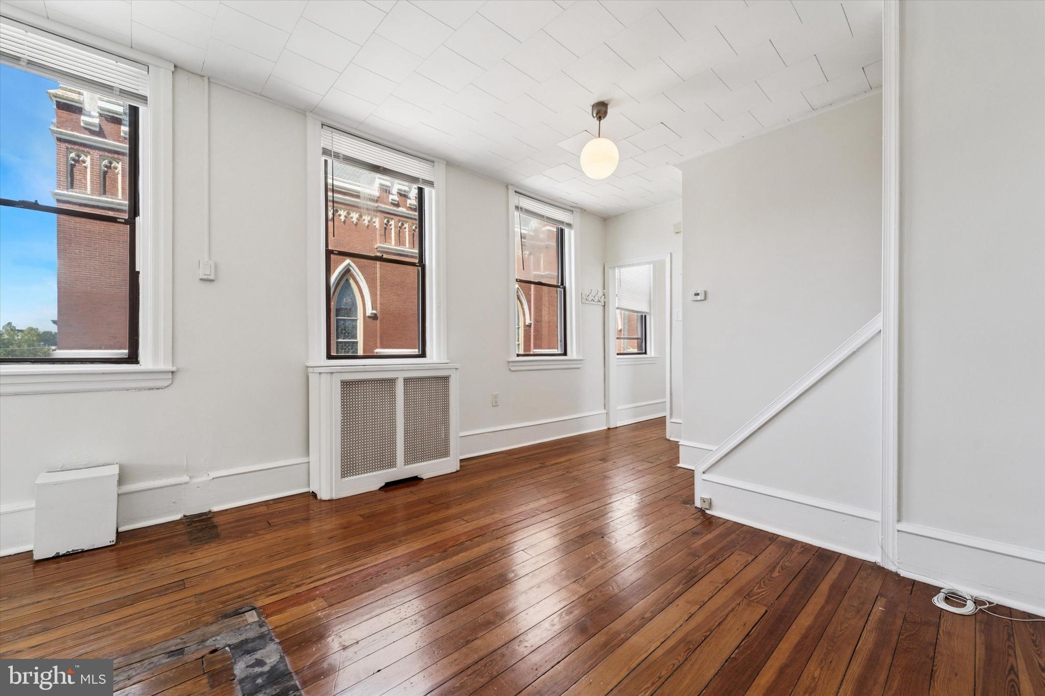 ITALIAN MARKET - Residential Lease