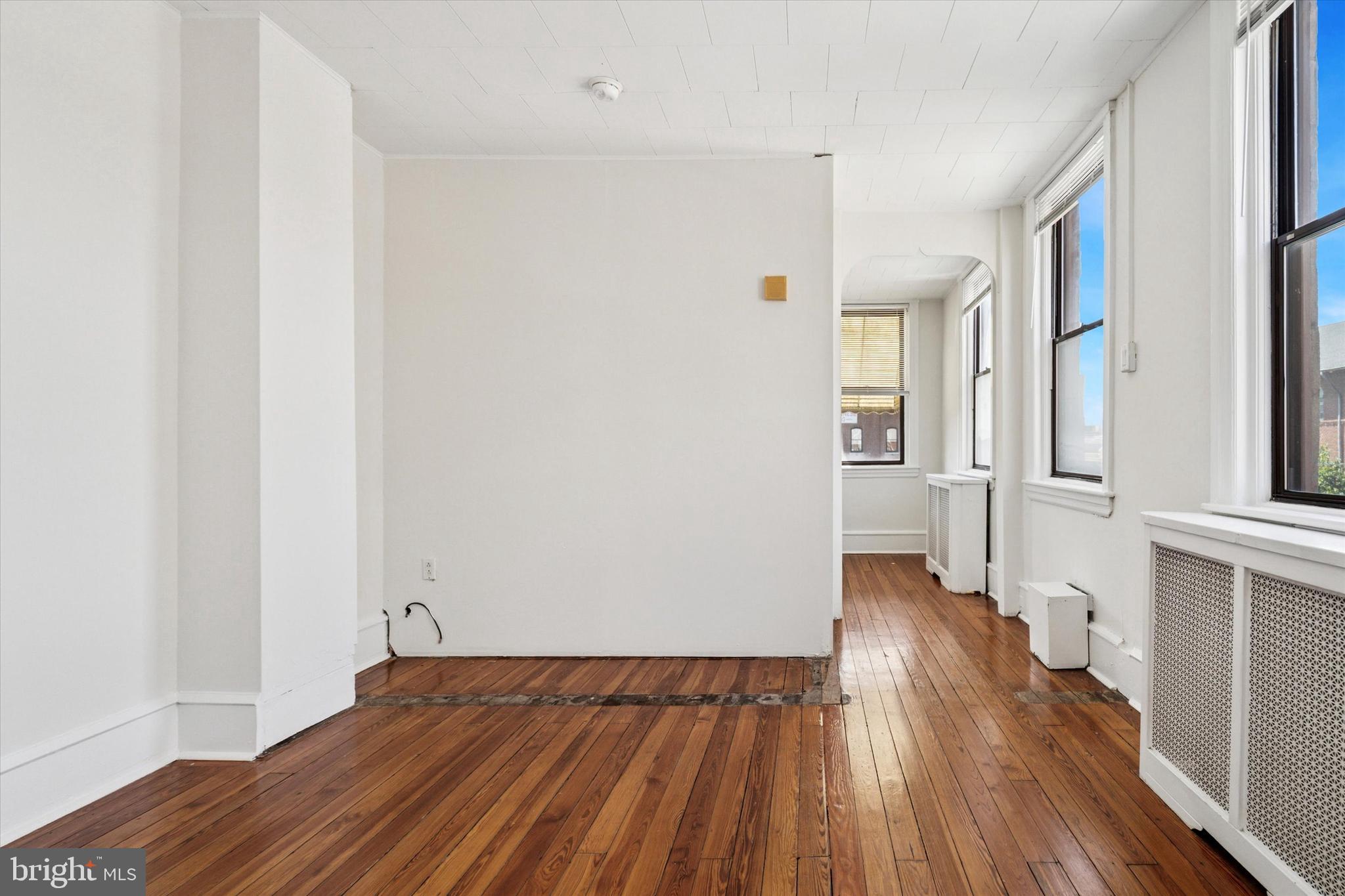 ITALIAN MARKET - Residential Lease