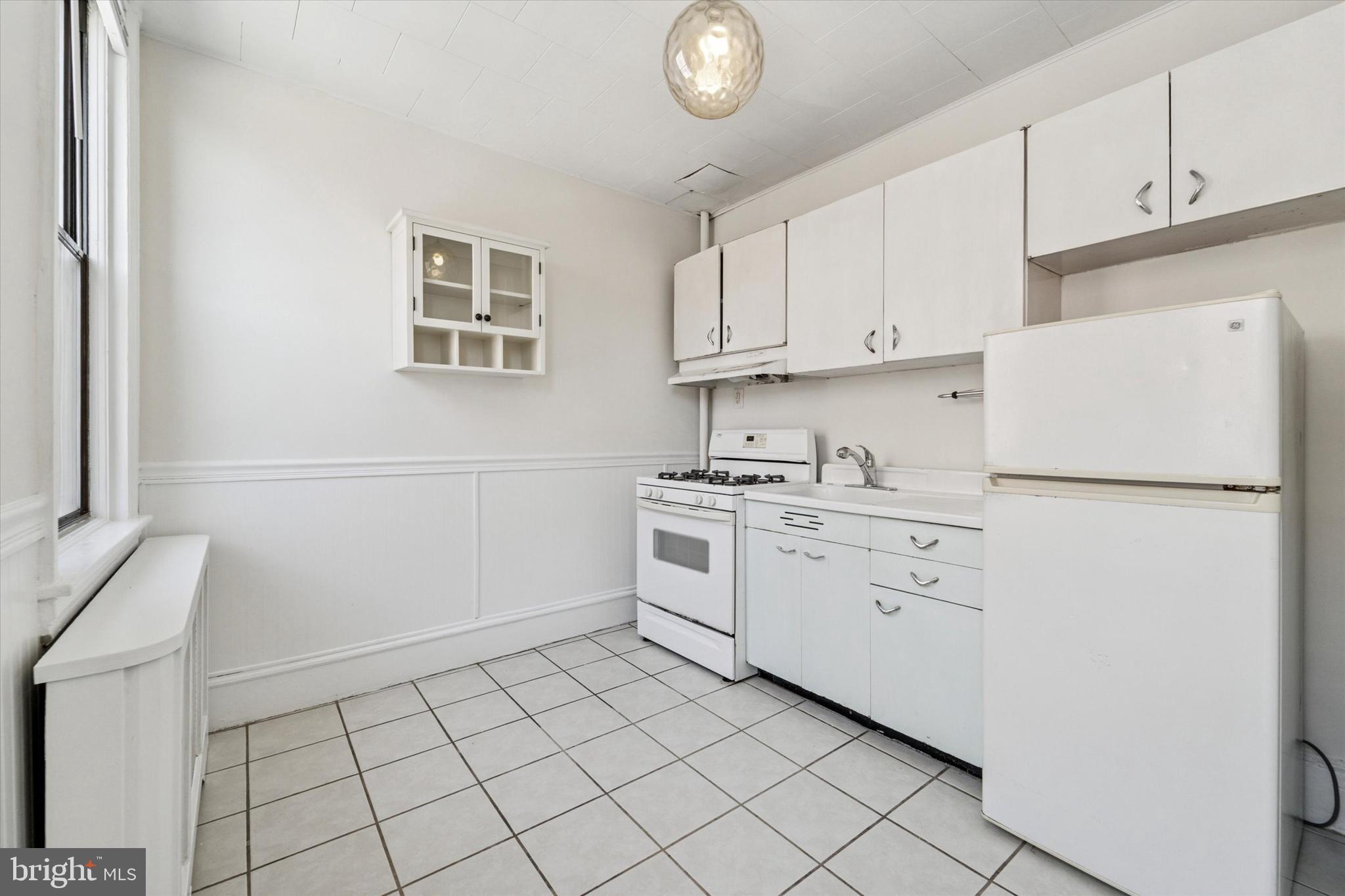 ITALIAN MARKET - Residential Lease