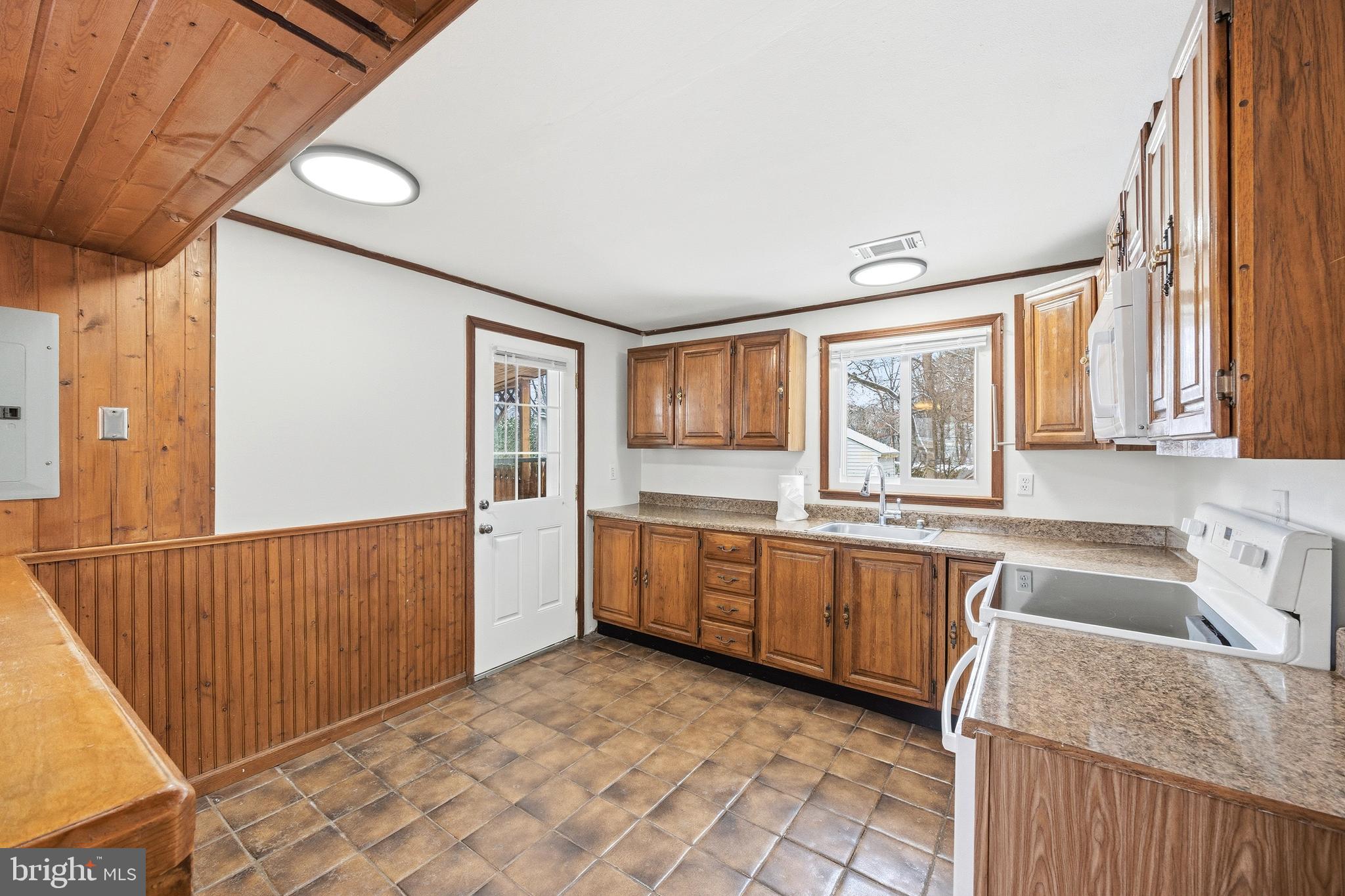 MAPLE RIDGE - Residential