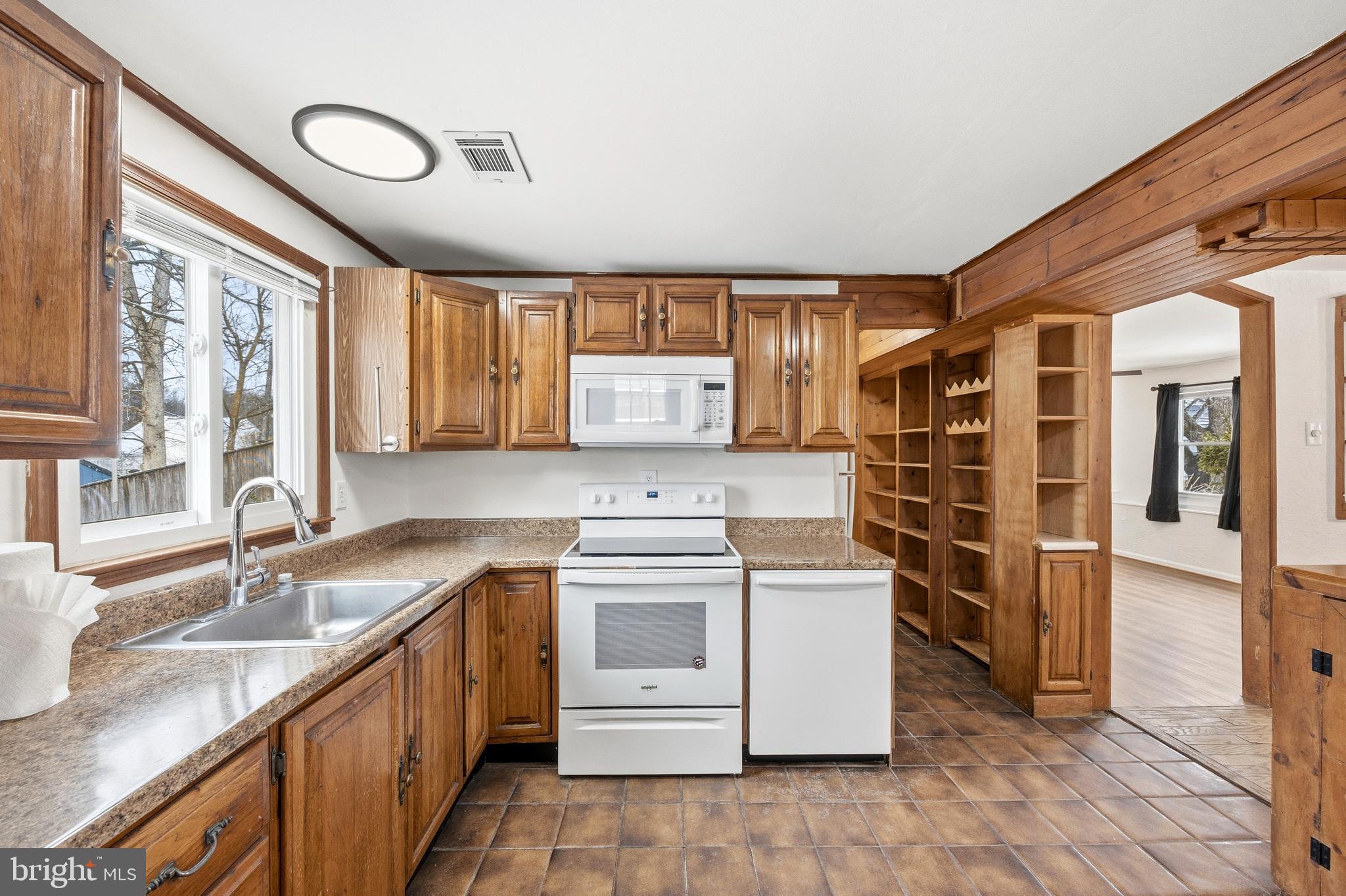 MAPLE RIDGE - Residential