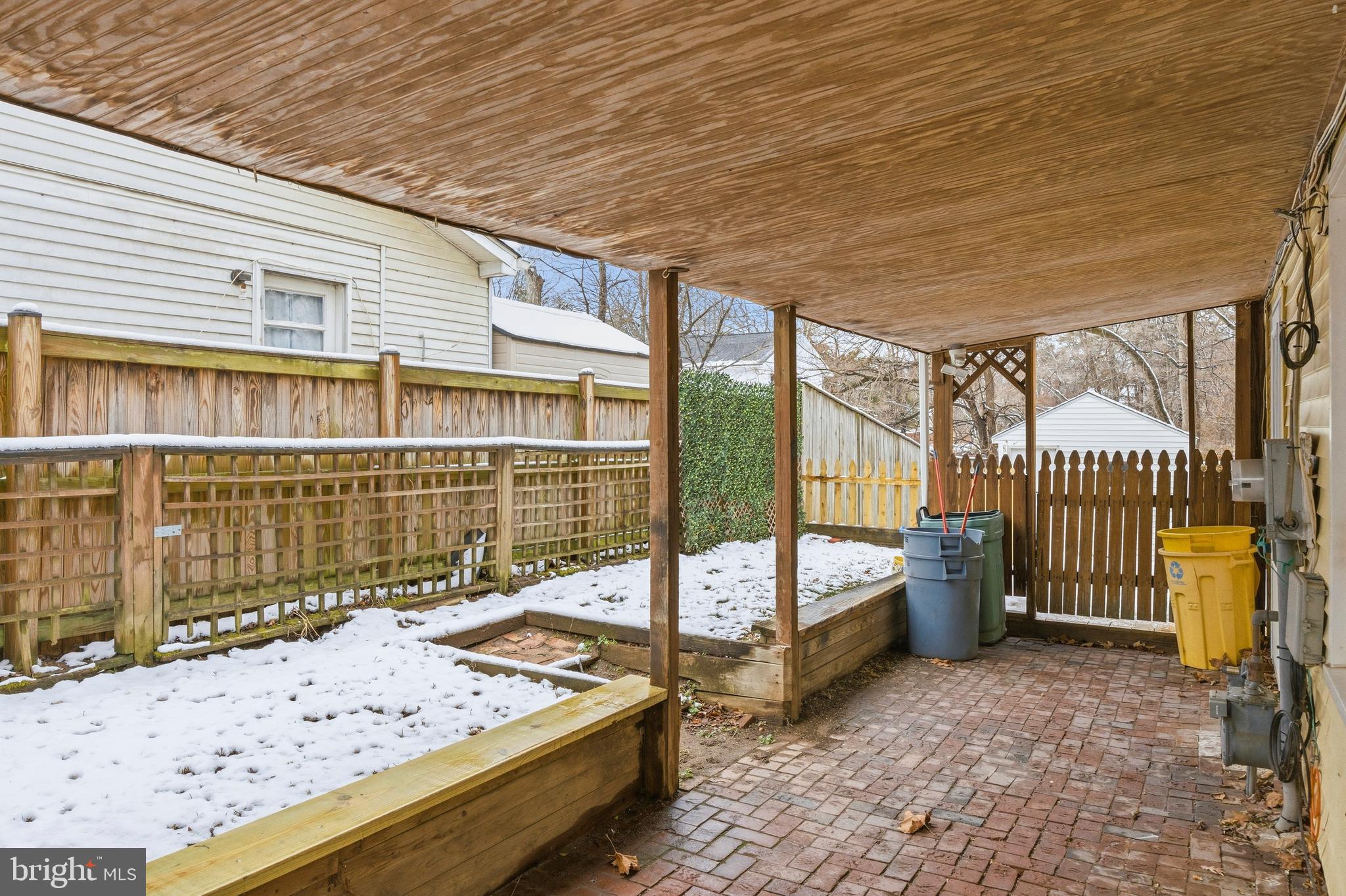 MAPLE RIDGE - Residential