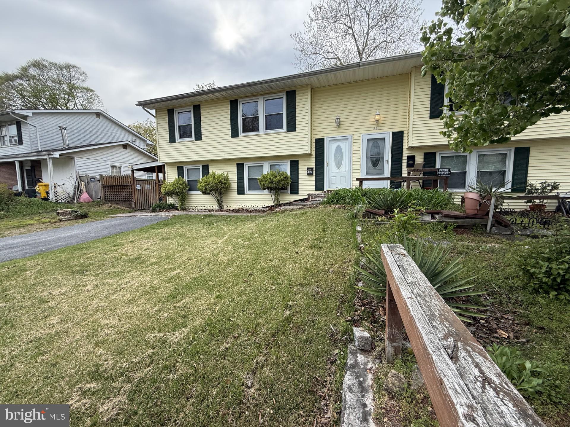 MAPLE RIDGE - Residential