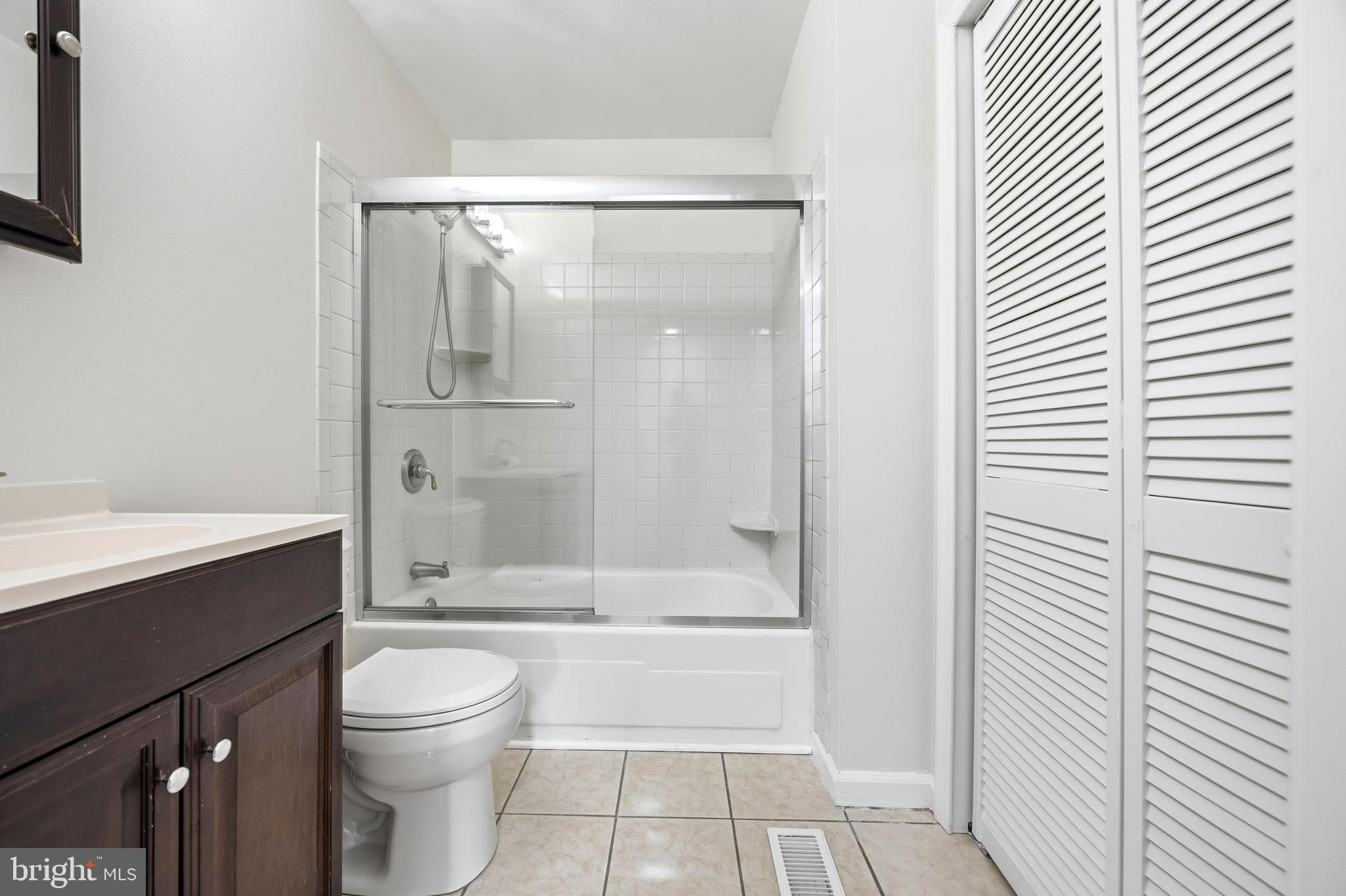 MAPLE RIDGE - Residential