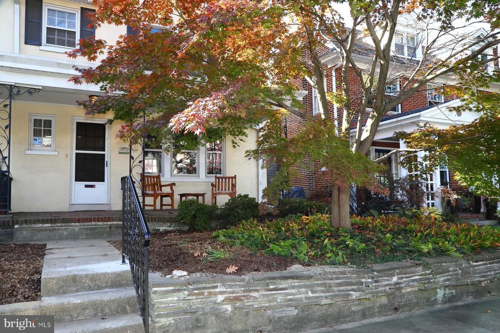 Photo of 916 Virginia Avenue, Lancaster, PA 17603 (MLS # PALA2059622)