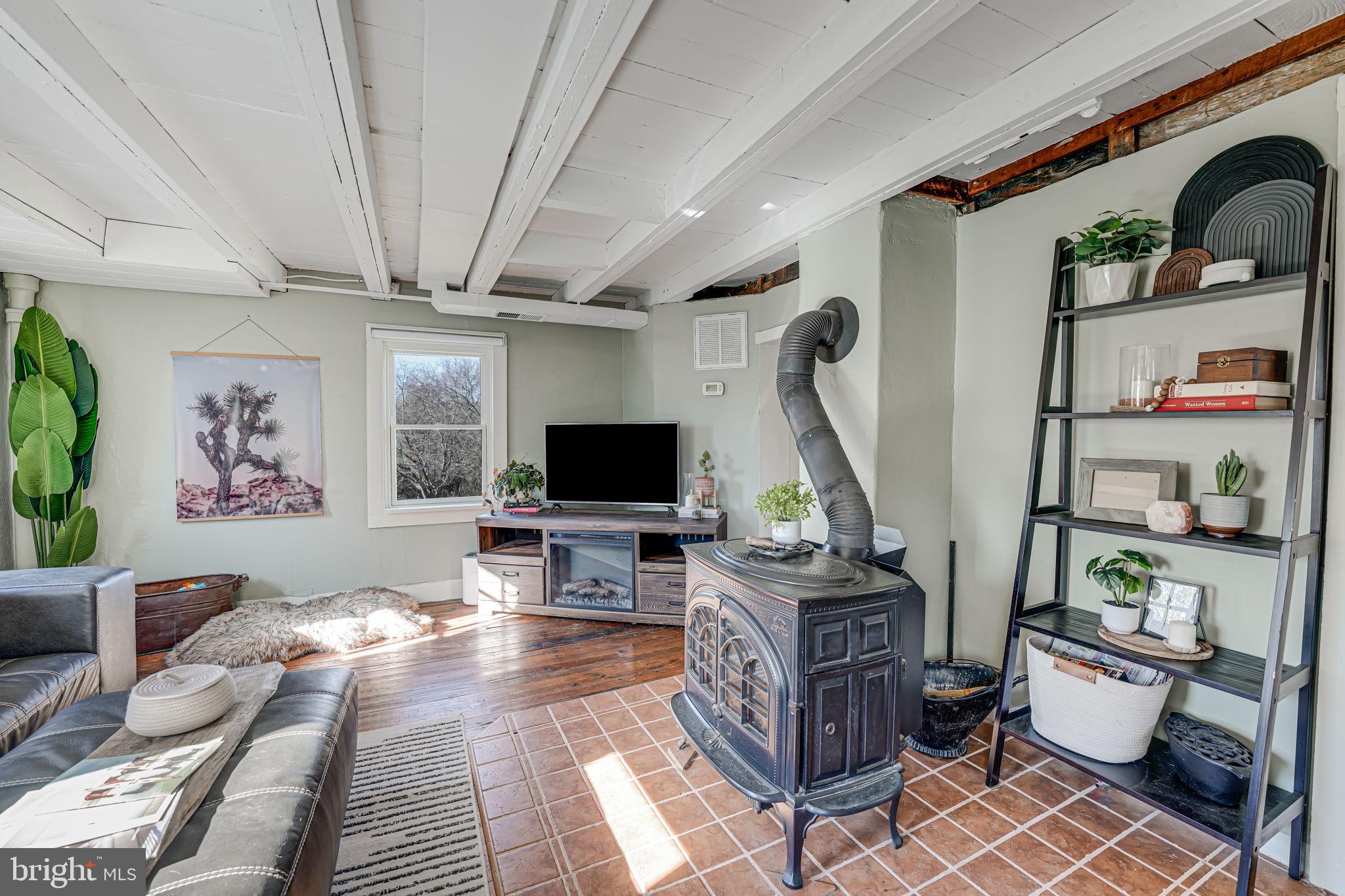 TAYLORSTOWN - Residential