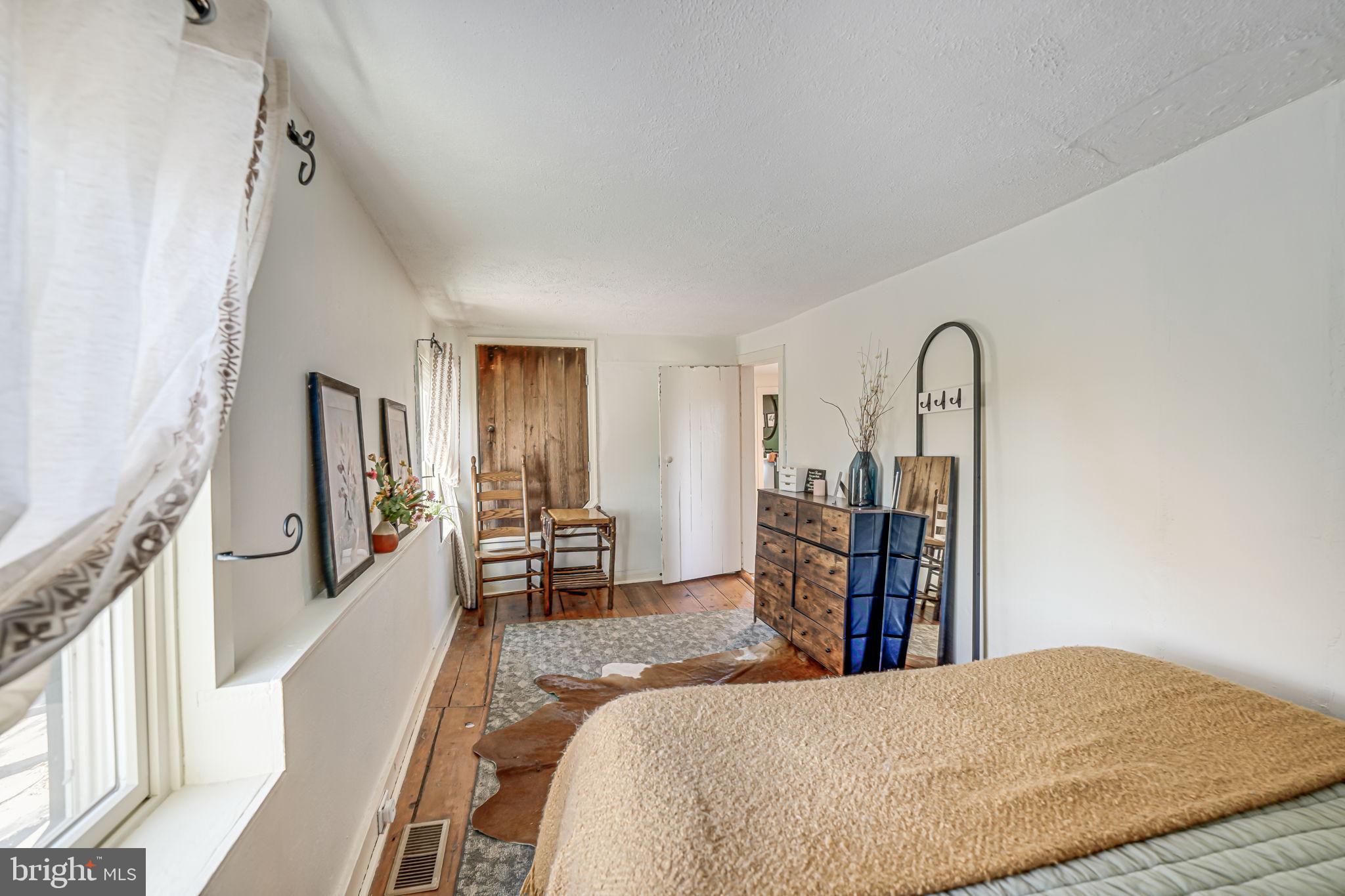 TAYLORSTOWN - Residential