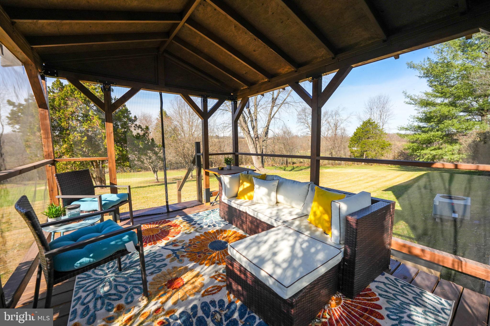 TAYLORSTOWN - Residential