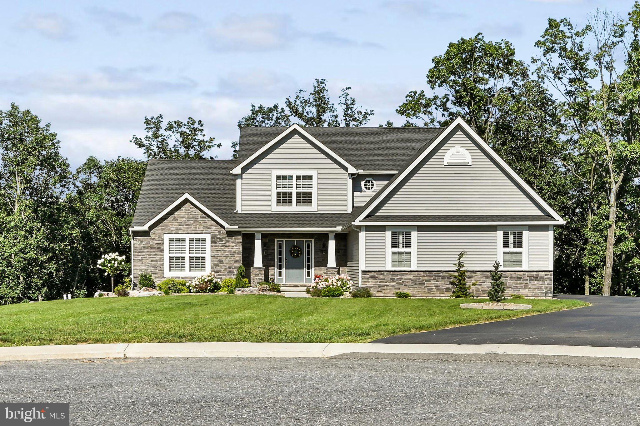 33 CISELLA DRIVE