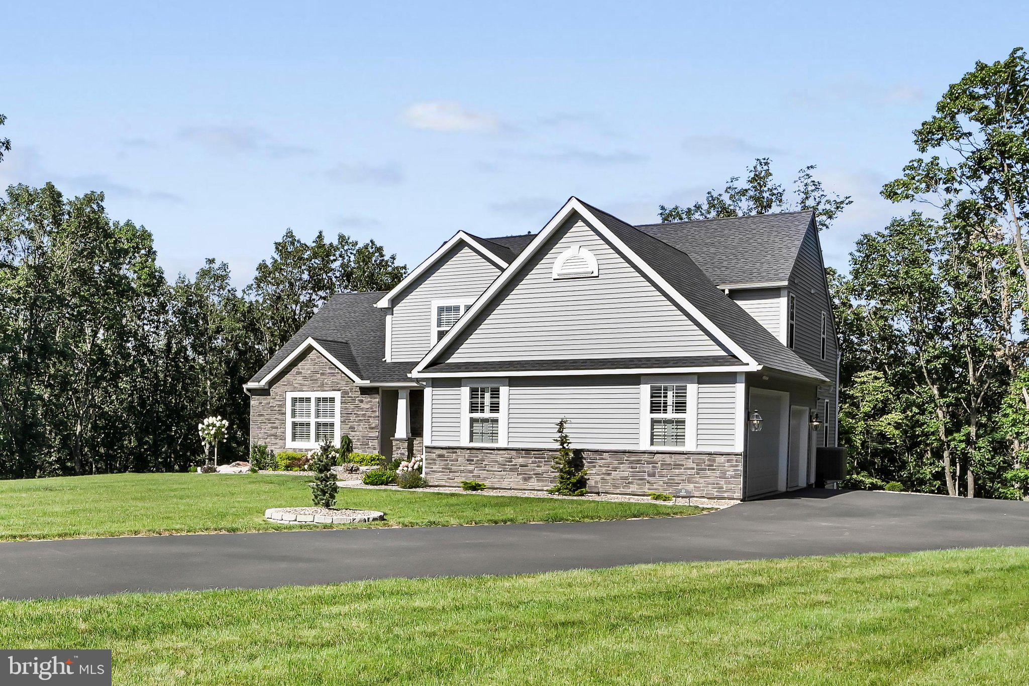 33 CISELLA DRIVE