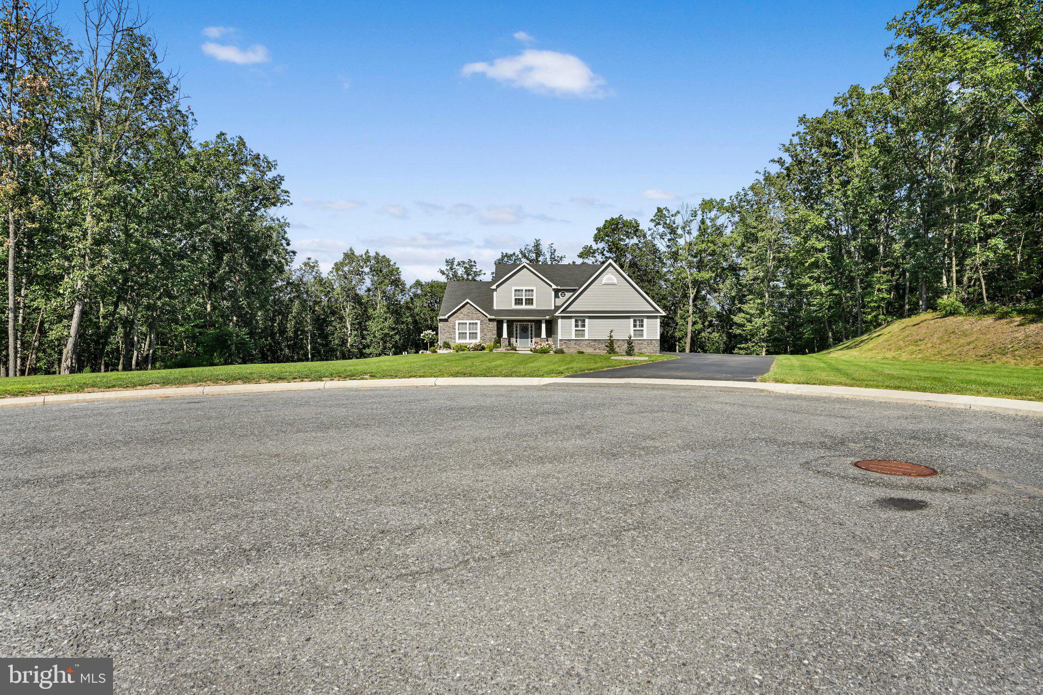 33 CISELLA DRIVE