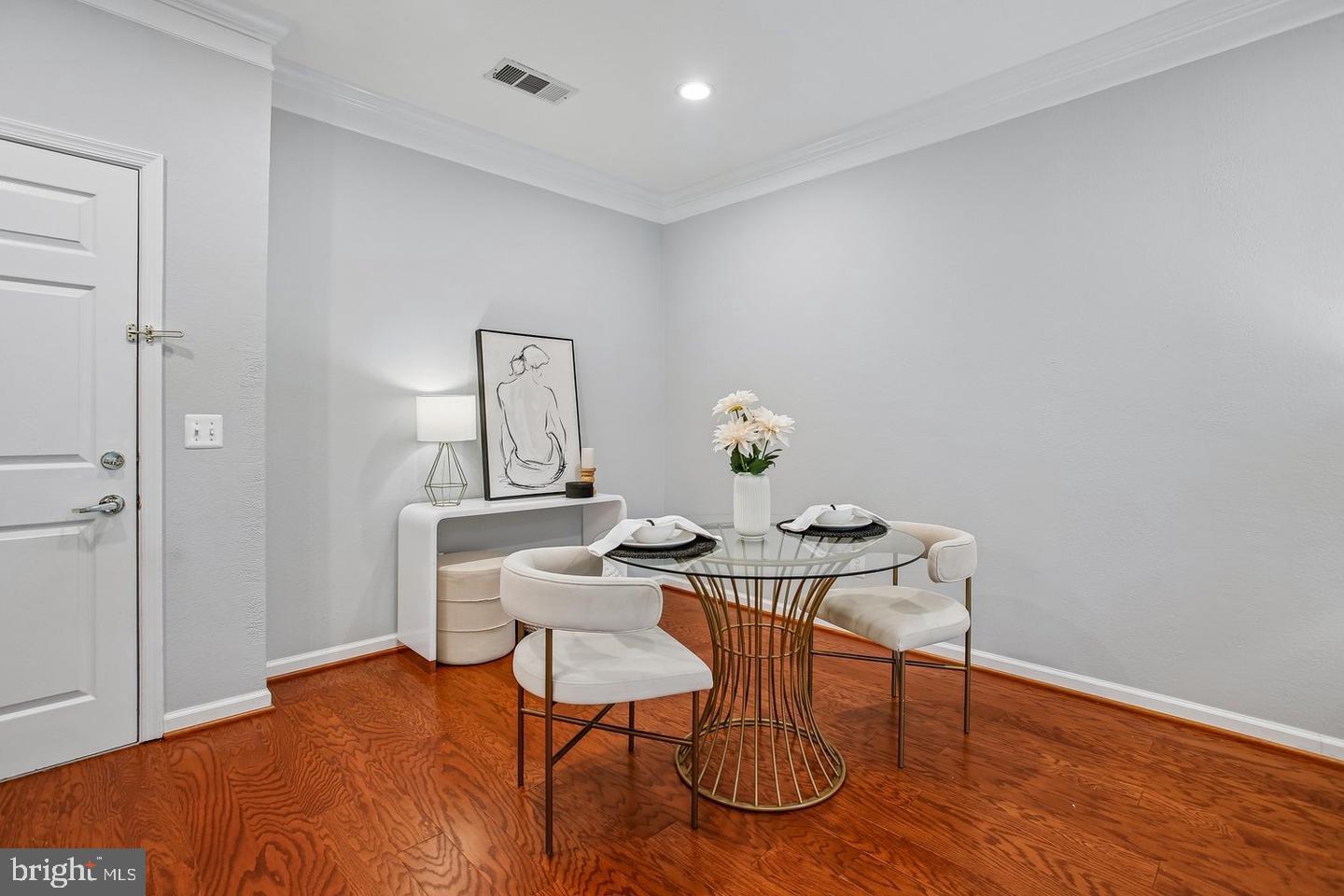 1571 SPRING GATE DRIVE 6106
